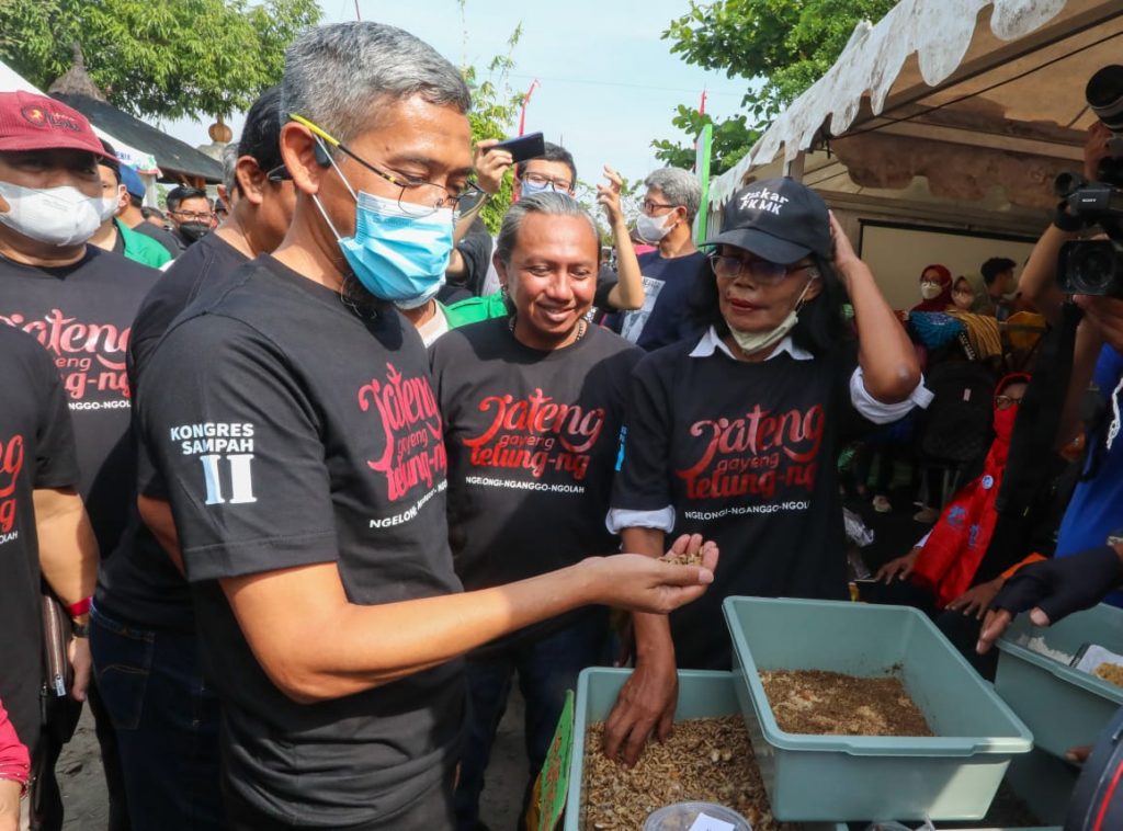 Sekitar 1.500 orang mengikuti acara Kongres Sampah II di Paseban Candi Kembar–CandiPlaosan, di Desa Bugisan, Kecamatan Prambanan,