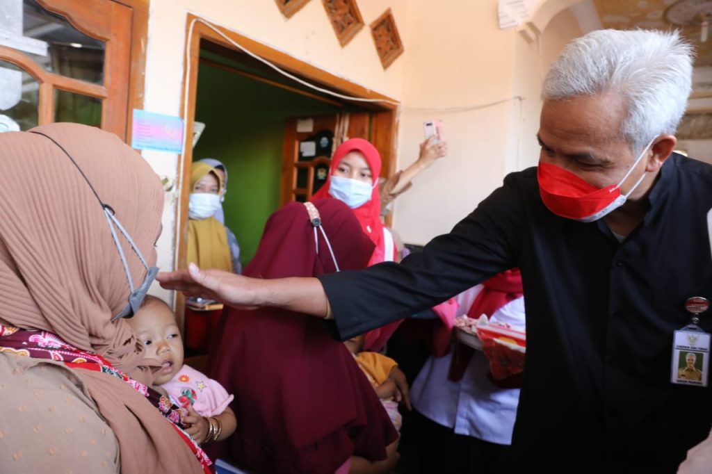 Ganjar Berburu Baduta dan Ibu Hamil Risiko Tinggi di Brebes