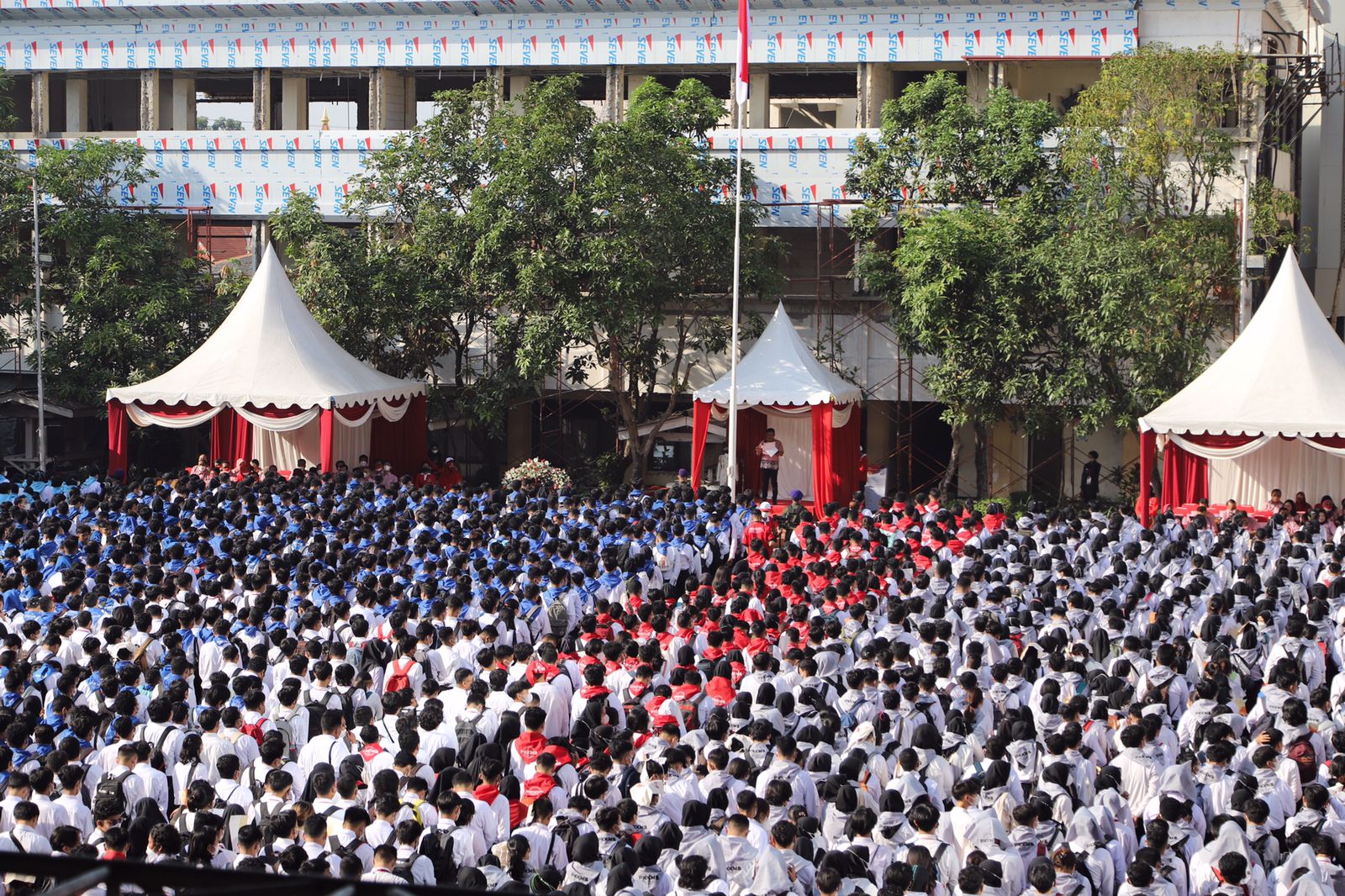 Untag Surabaya kembali menggelar kegiatan Pengenalan Kehidupan Kampus Bagi Mahasiswa Baru (PKKMB) secara tatap muka untuk 3.489 mahasiswa baru tahun akademik 2022/2023.