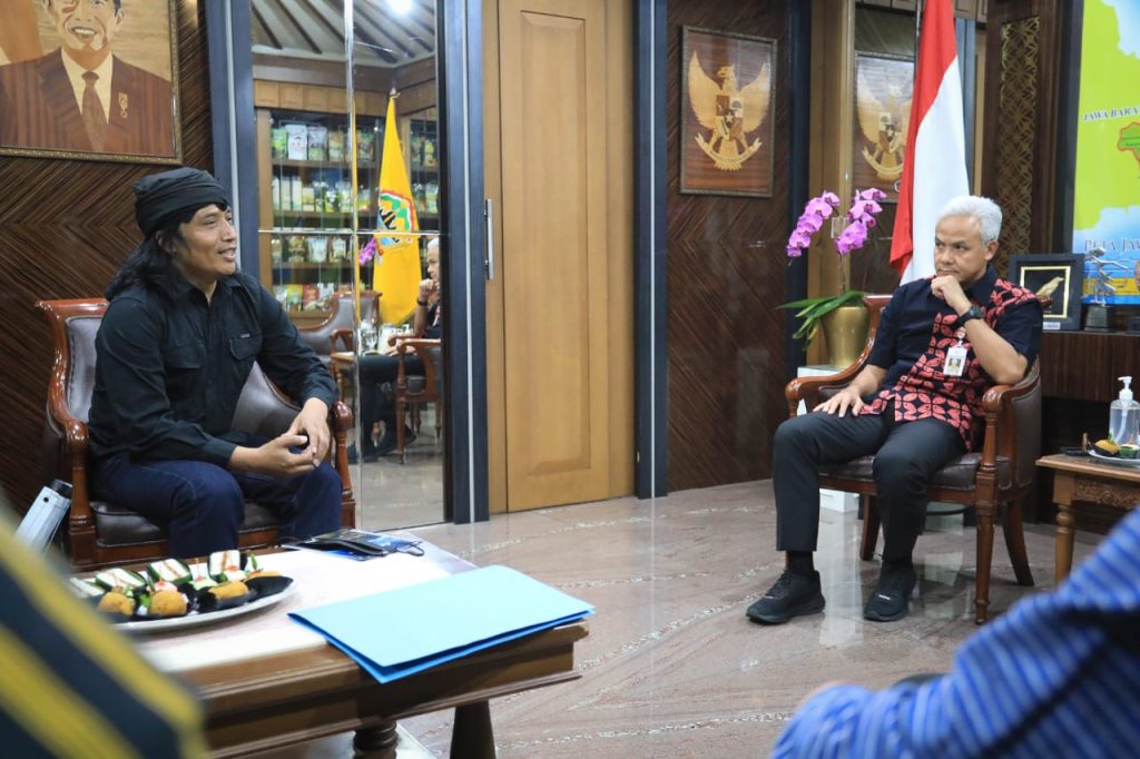 Ketua panitia DCF 2022, Alif Fauzi saat bertemu Gubernur Jawa Tengah Ganjar Pranowo, di Kantor Gubernur, Selasa (23/8/2022).