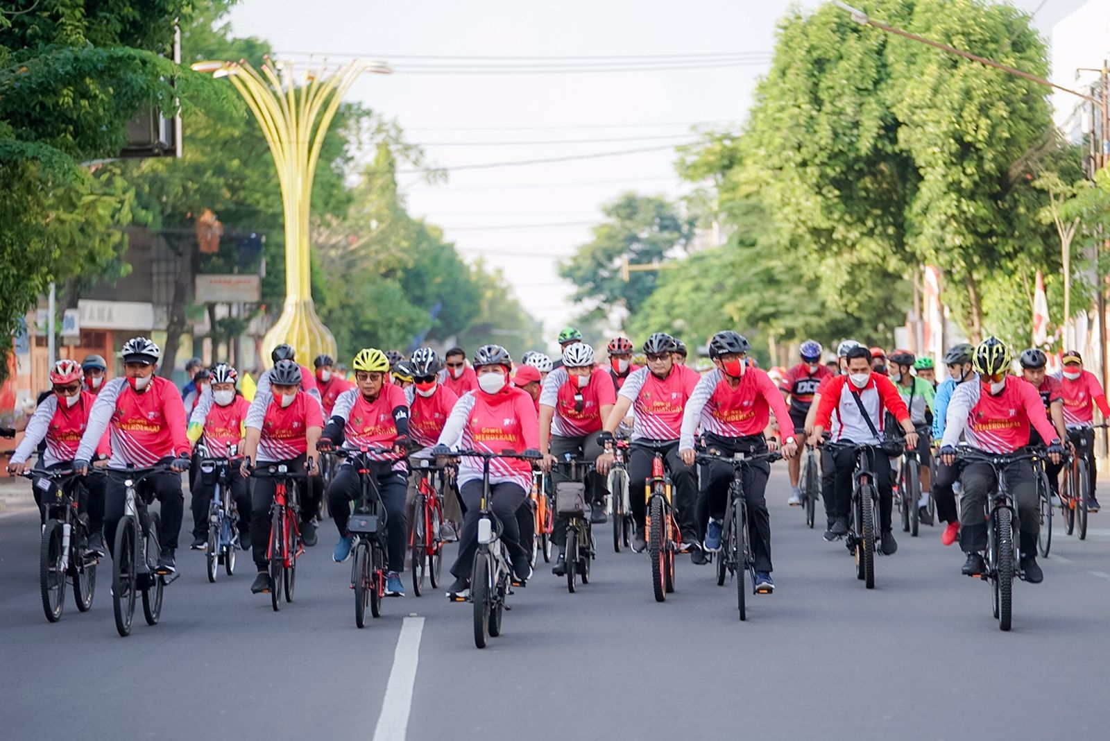 Gowes Kemerdekaan RI yang diikuti lebih dari 5 ribu pecinta sepeda se - Madiun Raya