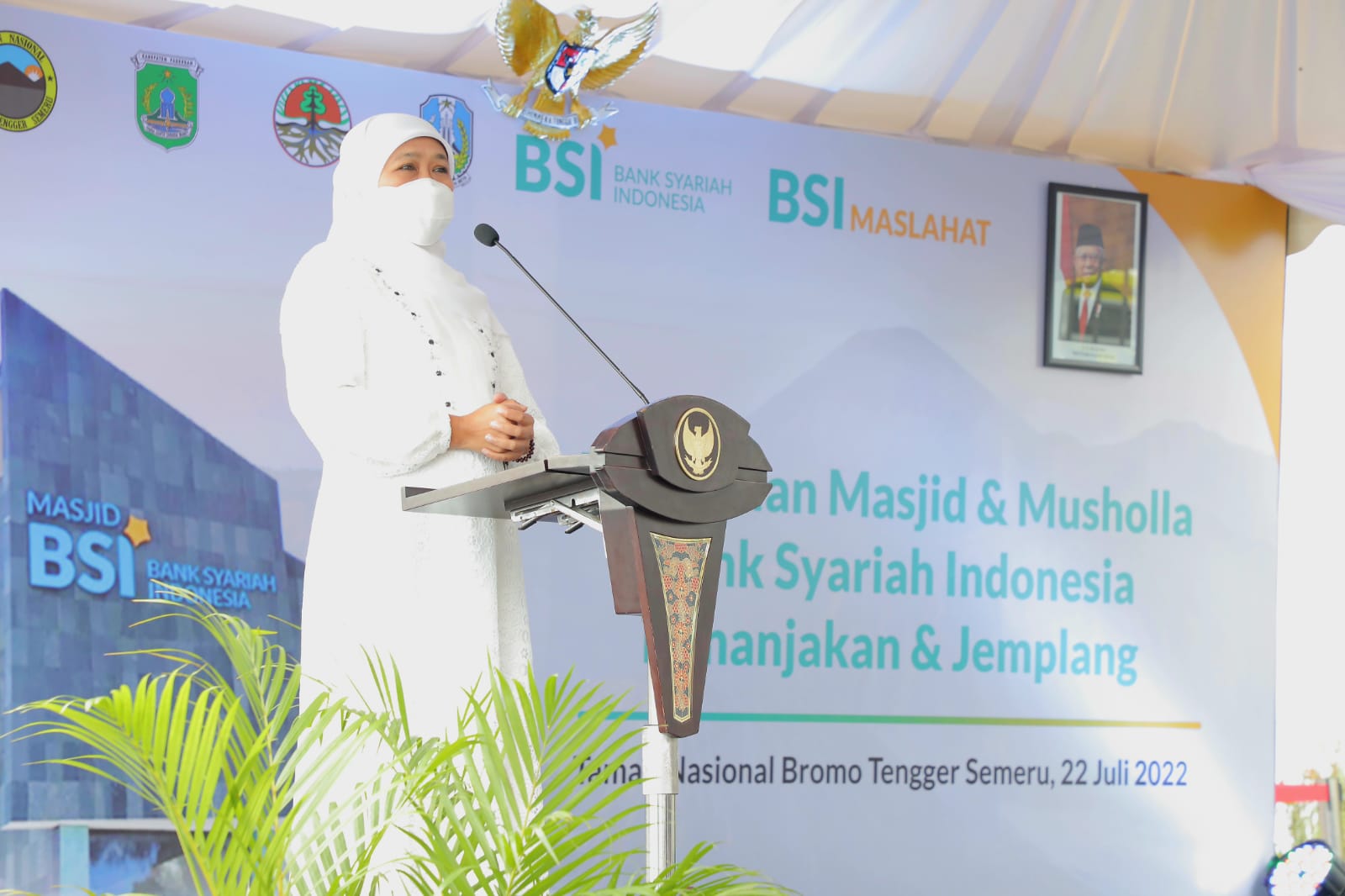 Gubernur Jawa Timur Khofifah Indar Parawansa masuk sebagai 500 tokoh muslim berpengaruh di dunia versi themuslim500 tahun 2023 oleh The Royal Islamic Strategic Studies Centre. 