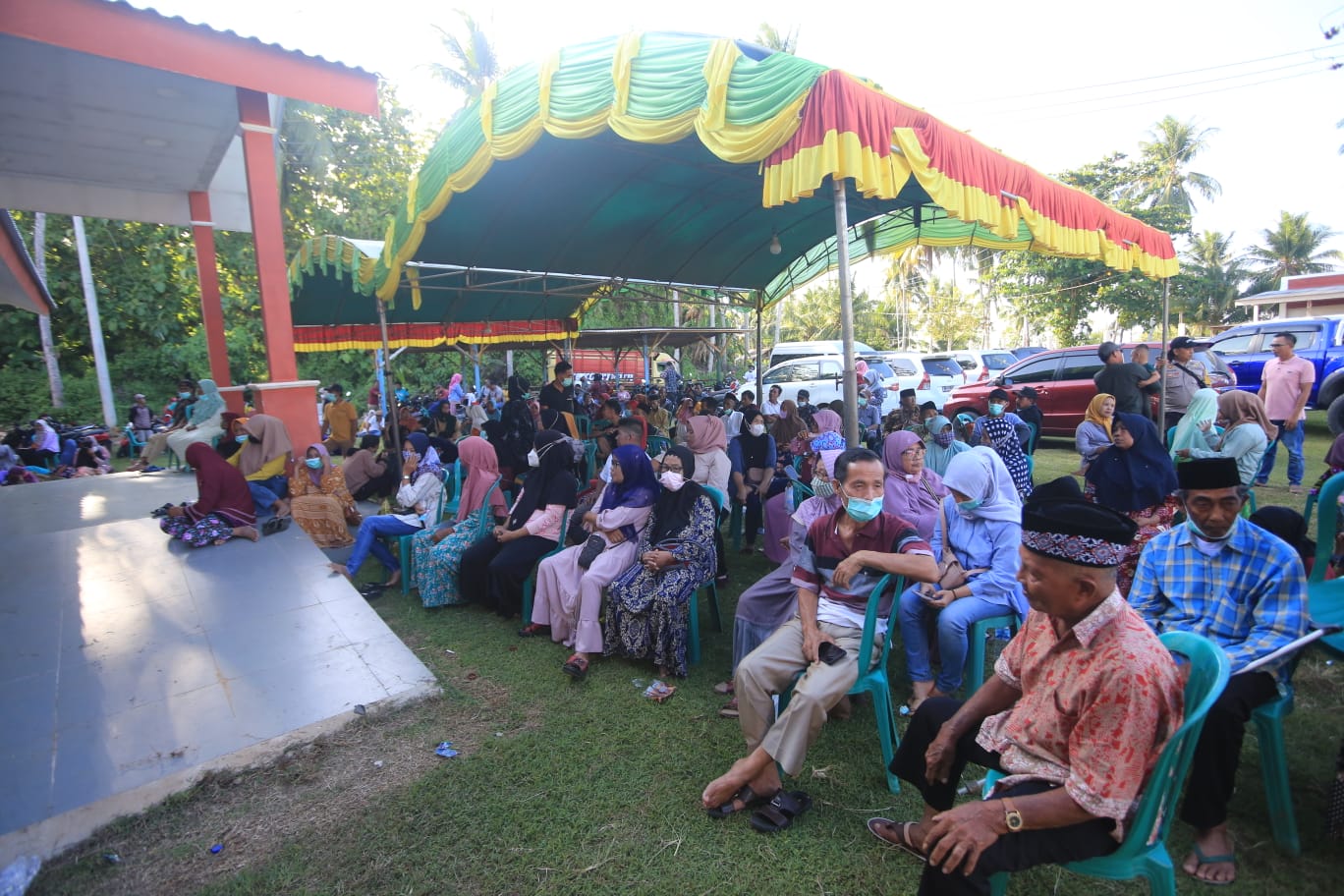 Antusias masyarakat mendapatkan layanan kesehatan yang diberikan bisa dirasakan manfaatnya bagi masyarakat di Kangean, Madura Sumenep