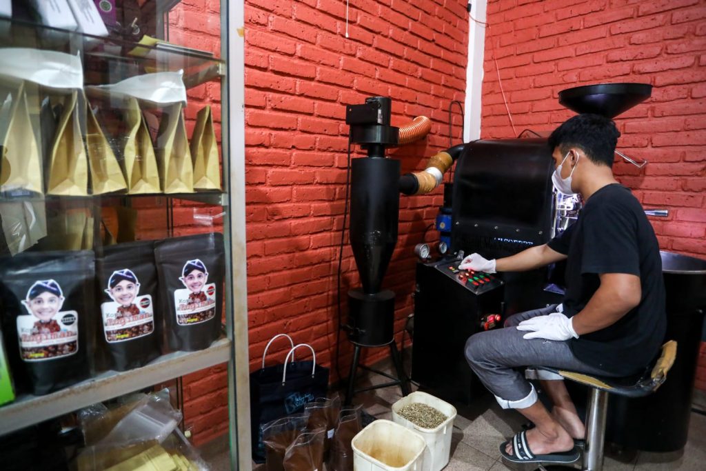 Pasang Wajah Ganjar, Kopi Tugiman Banjir Pesanan