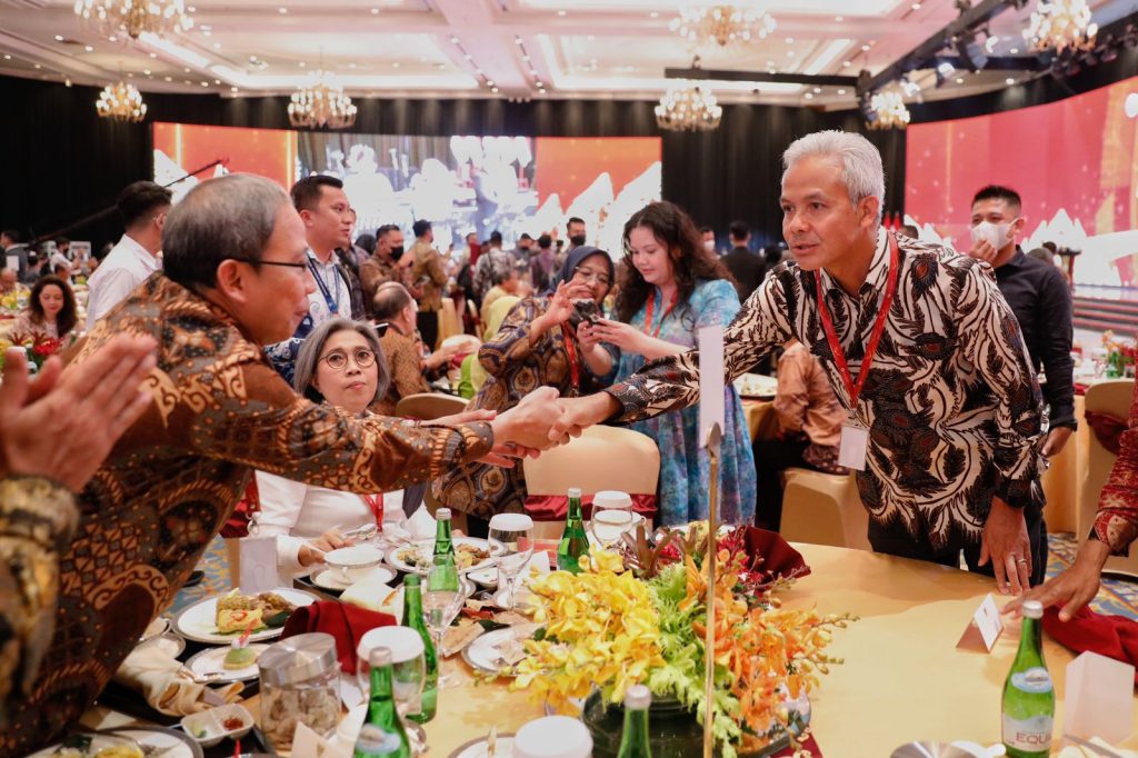 Gubernur Jawa Tengah Ganjar Pranowo saat menanggapi arahan Presiden Joko Widodo saat membuka Pertemuan Tahunan Bank Indonesia 2022, di Jakarta Convention Center (JCC), Rabu (30/11/2022). 