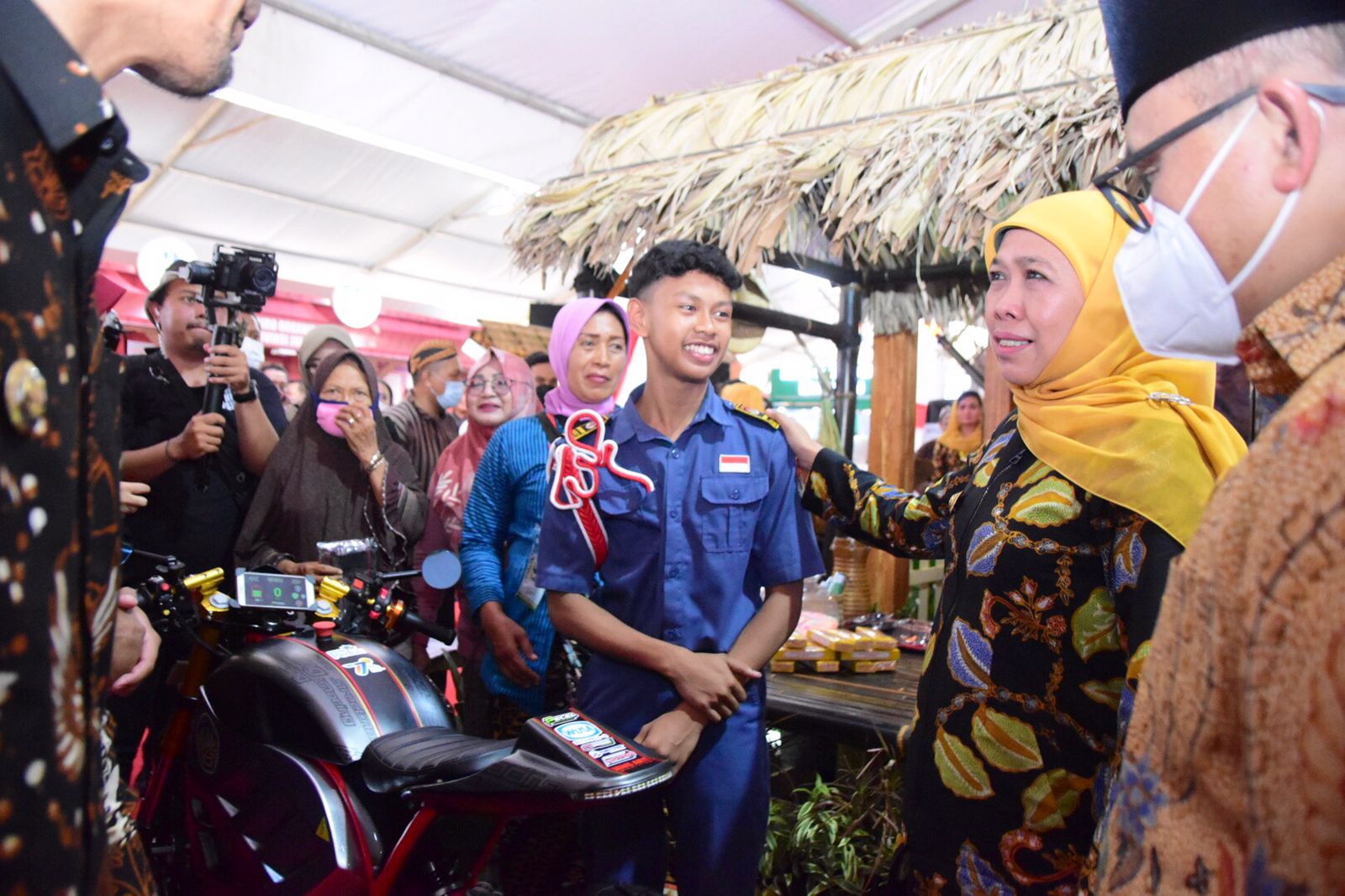 Gubernur Khofifah di sela sela penganugerahan Top Inovasi Terpuji Kompetensi Inovasi Pelayanan Publik (Kovablik) Jatim 2022 di Madiun