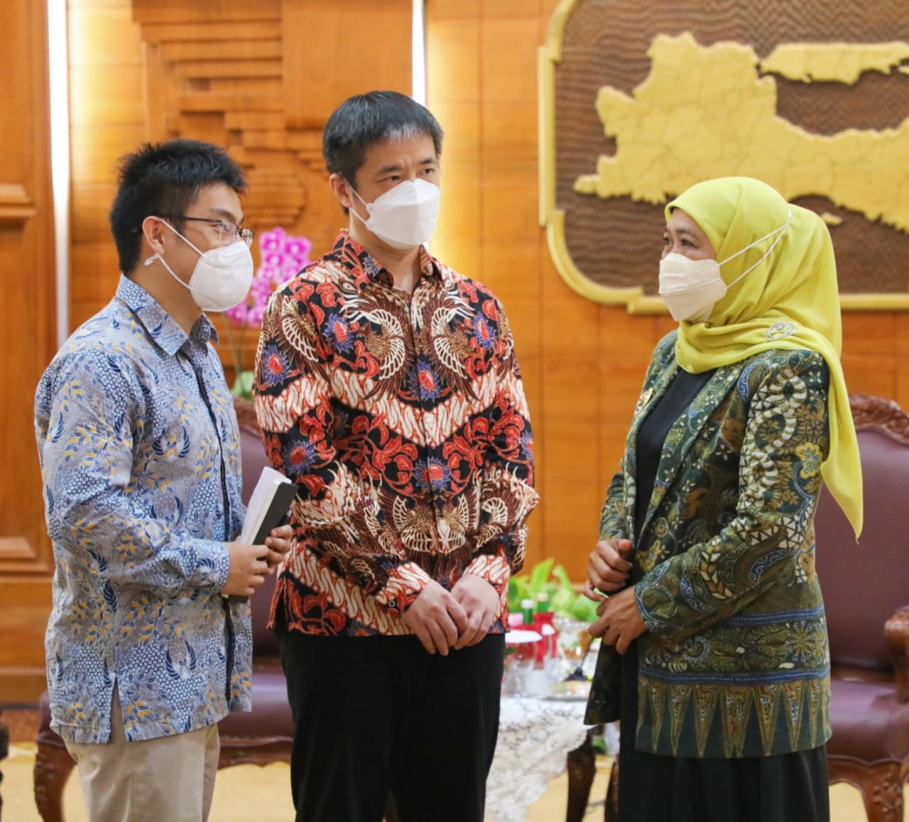 Gubernur Jatim Khofifah Indar Parawansa menerima kunjungan kerja Konsulat Jenderal Republik Rakyat Tiongkok Xu Yong di Gedung Negara Grahadi, Surabaya