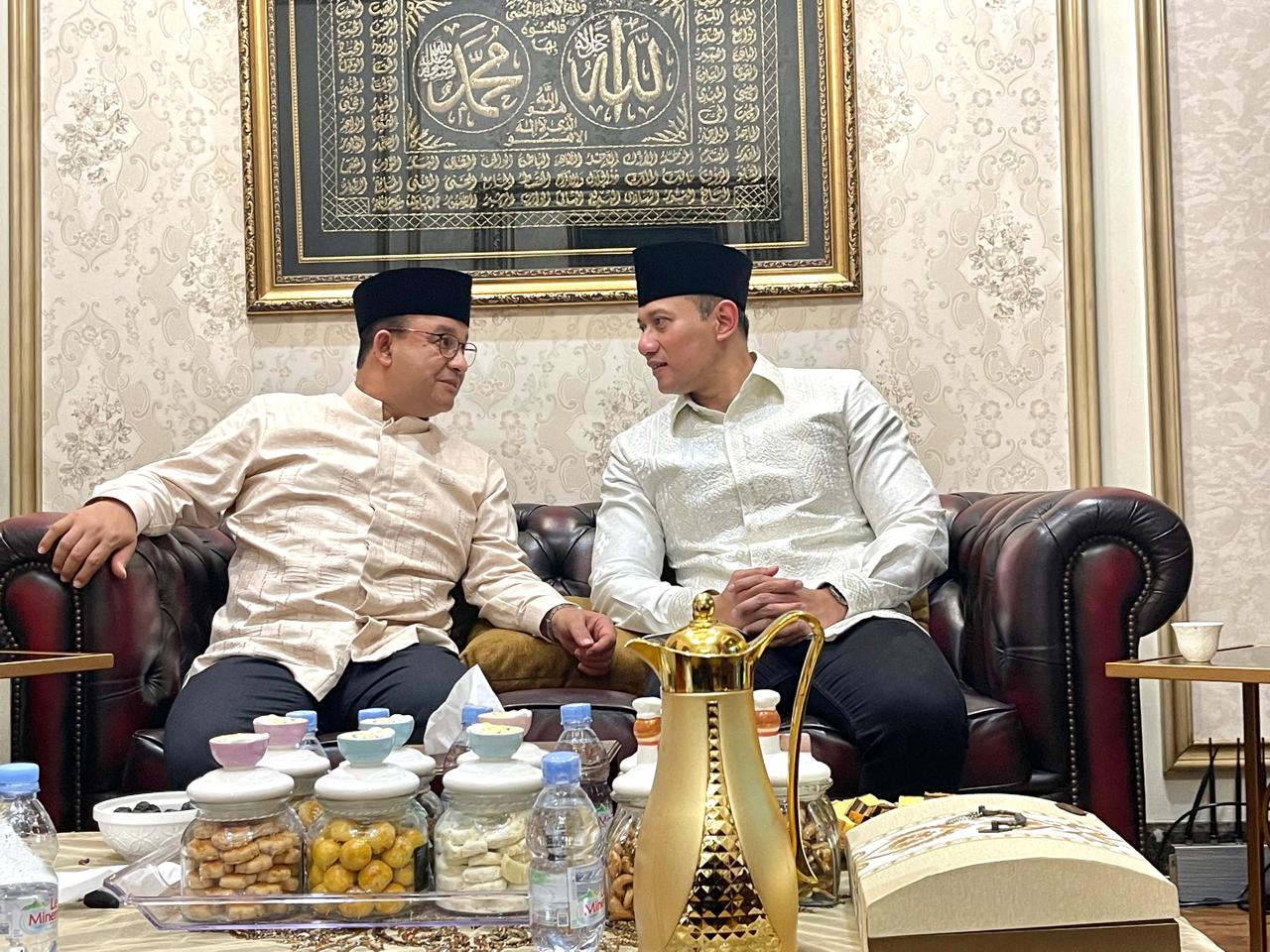 Ketua Umum Partai Demokrat Agus Harimurti Yudhoyono berkunjung dan bersilaturahmi ke kediaman Bacapres Partai Demokrat dan Koalisi Perubahan, Anies Baswedan, Sabtu, (22/4).