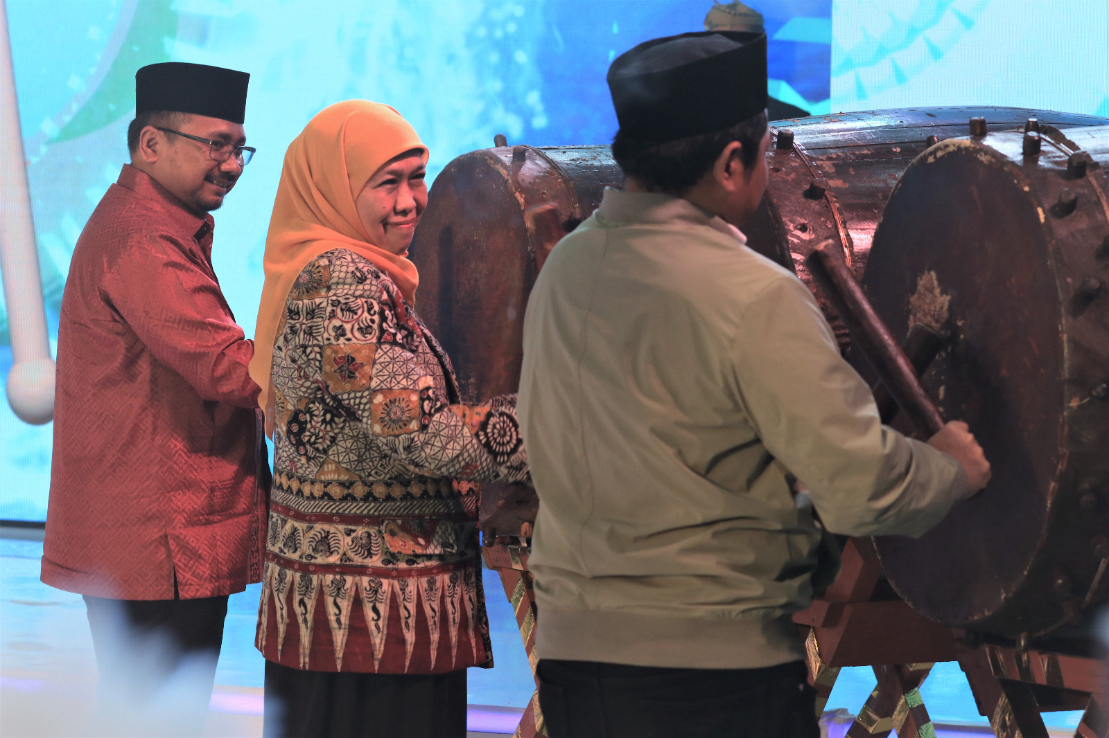 Gema tebuhan bedug menandai resmi dibukanya perhelatan The 22th Annual International Conference On Islamic Studies (AICIS) 2023 oleh Menteri Agama RI, Gebernur Jatim, Selasa (2/5) 