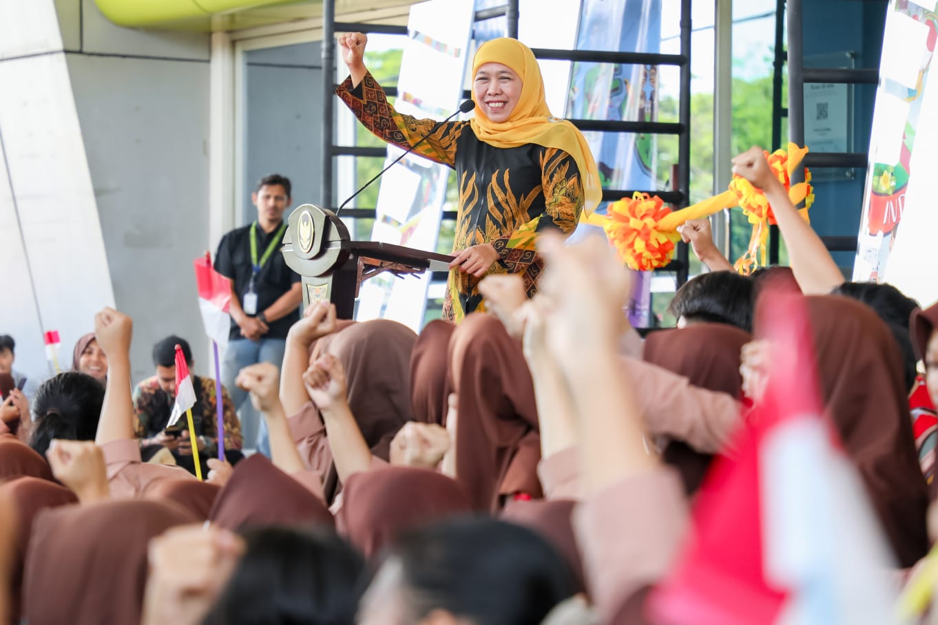 Gubernur Jatim Khofifah saat menghadiri pembukaan Pameran Buku Big Bad Wolf 2023 di Jatim Expo Surabaya, Jumat (28/7).