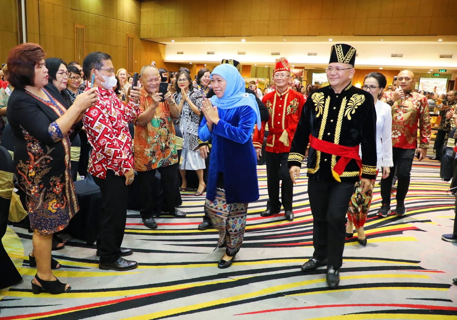 Gubernur Jawa Timur Khofifah pada Pengukuhan Dewan Pengurus K3 Jawa Timur Masa Bakti 2023-2028 di Hotel Mercure Grand Mirama, Surabaya, Minggu (30/7) malam.