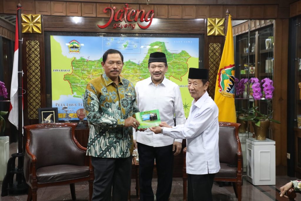 Pj Gubernur Jateng Nana Sudjana saat menerima kunjungan Ketua Baznas RI, Noor Achmad, di Kantor Gubernur Jawa Tengah, Jumat (8/9/2023).