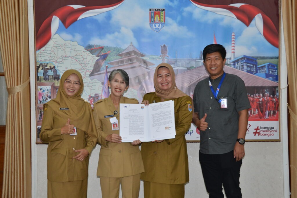  Sebanyak 10 rumah sakit di Kabupaten Cilacap kini membuka akses layanan pembuatan dokumen kependudukan anak baru lahir