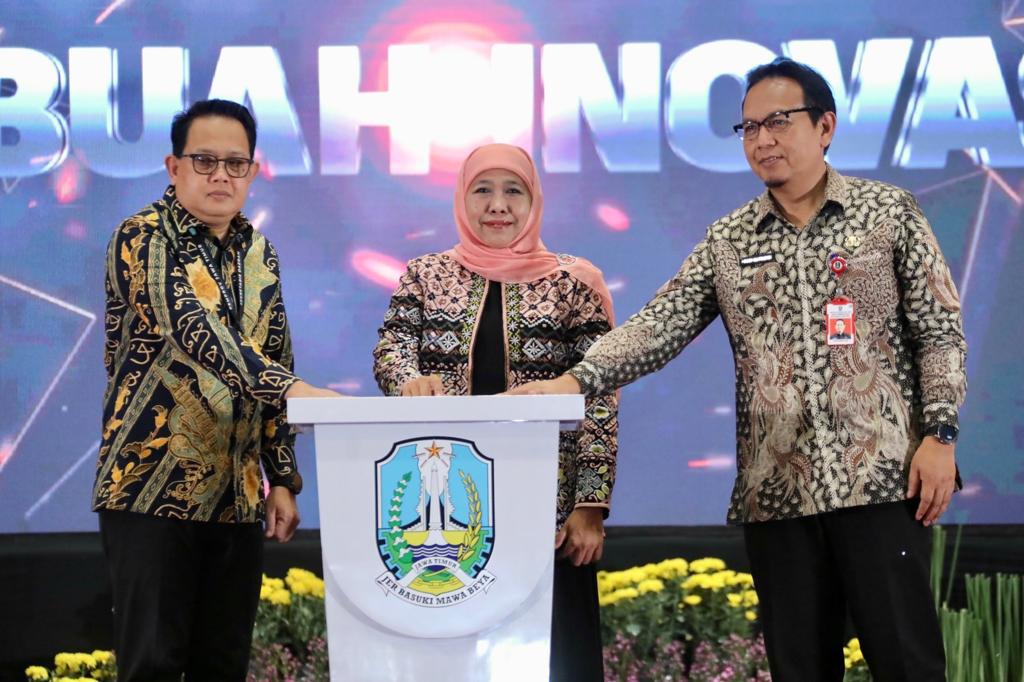 Gubernur Jawa Timur Khofifah Indar Parawansa meluncurkan aplikasi Sibermata Desa 2.0
