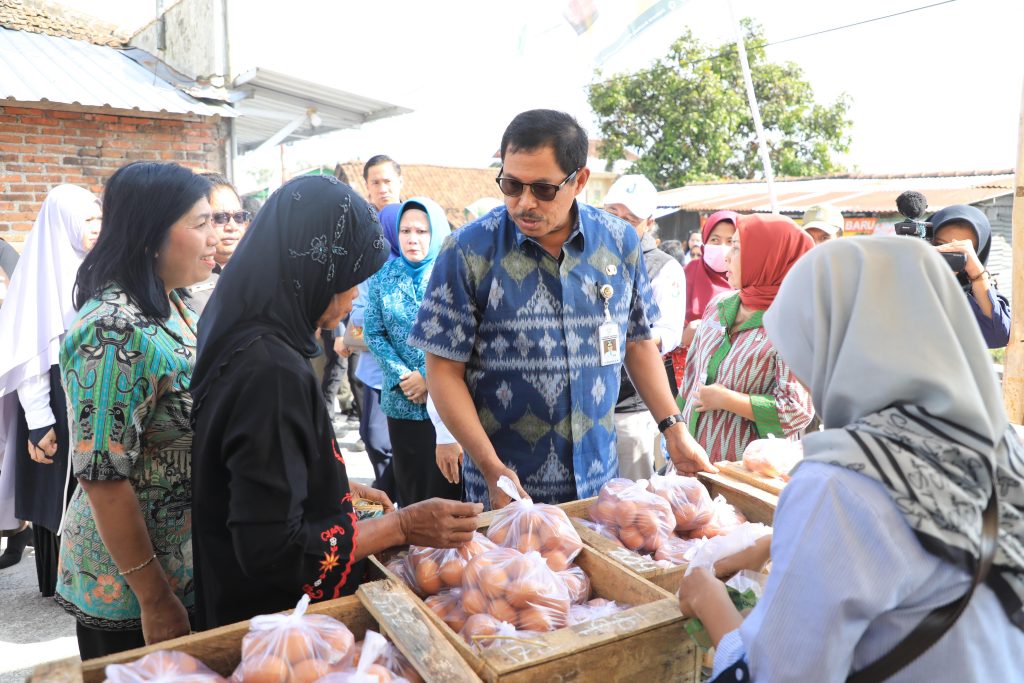 Warga Antusias Sambut Gerakan Pangan Murah