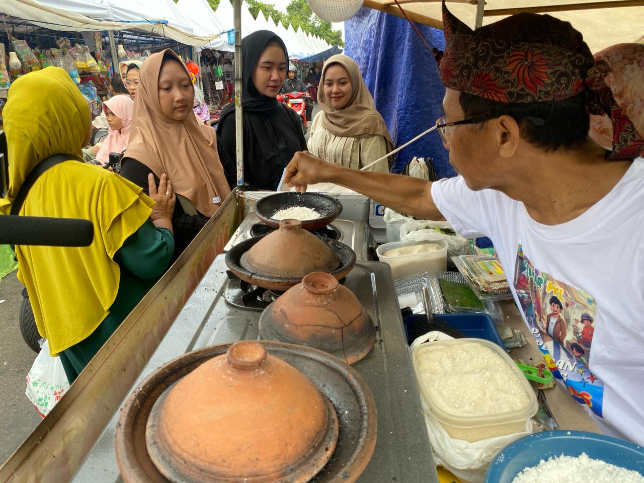 intip ketan menjadi salah satu primadona kuliner di Jawa Tengah, dalam menyambut Ramadan.

