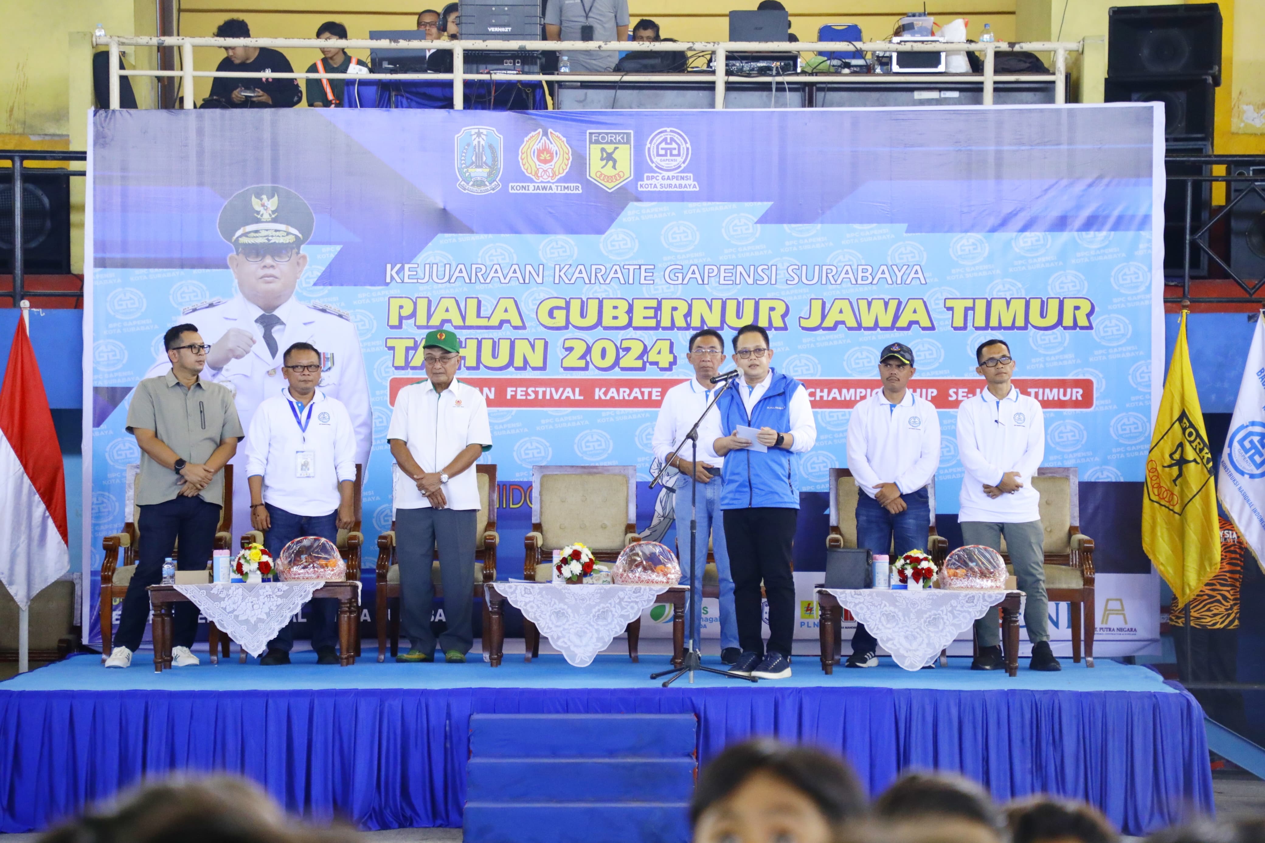 Penjabat (Pj) Gubernur Jawa Timur Adhy Karyono membuka Piala Gubernur untuk Open dan Festival Karate Tournament Championship Tahun 2024 di GOR UNESA Lidah Wetan Surabaya, Sabtu (27/4). 