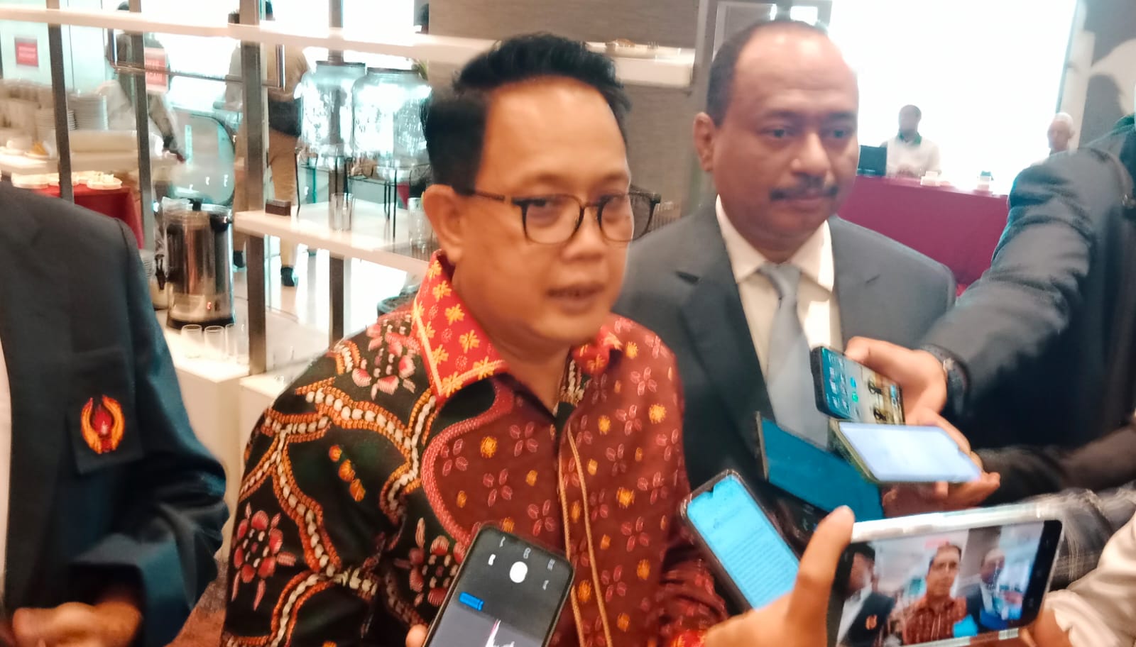 Pj Gubernur Jatim Membuka Rapat Kerja KONI: Persiapan Menuju PON XXI Tahun 2024