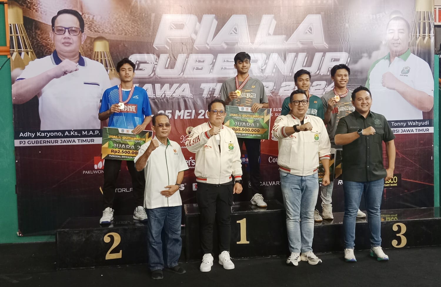 Penjabat (Pj) Gubernur Jawa Timur, Adhy Karyono, secara resmi menutup Kejuaraan Bulu Tangkis Piala Gubernur Jawa Timur 2024