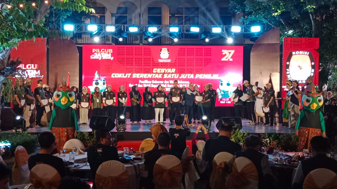 KPU Jatim menggelar Gebyar Coklit Serentak Satu Juta Pemilih dalam rangka Pilkada Serentak 2024 di Hotel Majapahit Surabaya, Senin (24/6/2024) malam