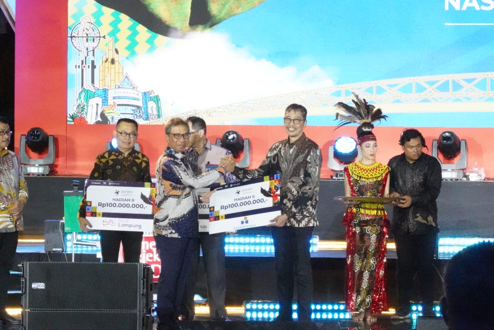 Asosiasi Bank Pembangunan Daerah (Asbanda) kembali menggelar penarikan Undian Tabungan Simpeda Periode 1 Tahun XXXV-2024 di Kantor Gubernur Kalimantan Barat (Kalbar) pada hari Kamis (8/8).
