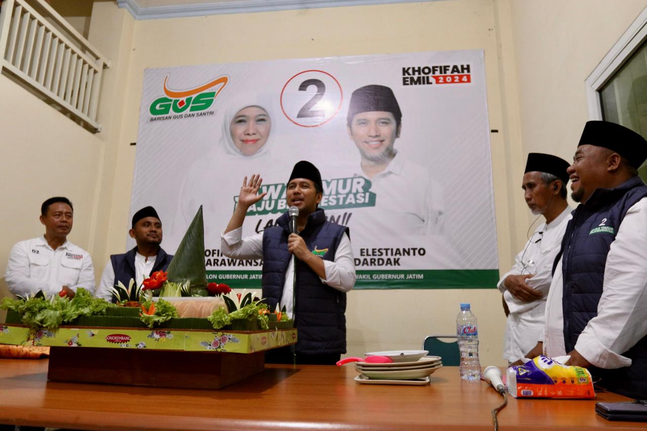 Emil Dardak dalam sebuah acara yang diadakan di Posko Bagus, yang berlokasi di kompleks Museum NU Surabaya.