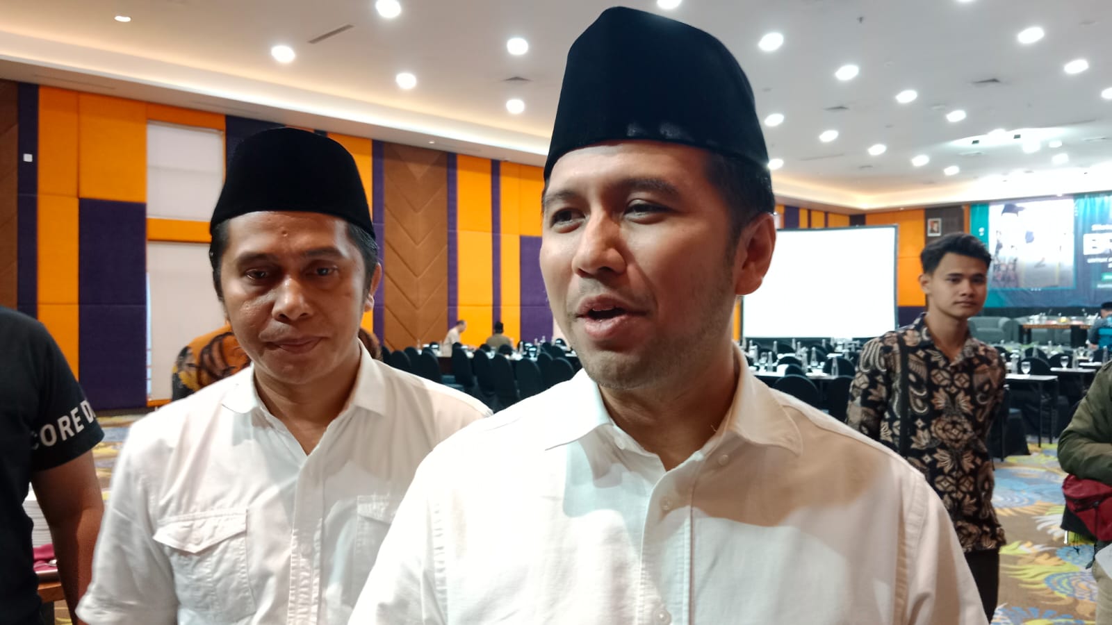 Calon Wakil Gubernur Jawa Timur nomor urut 2, Emil Elestianto Dardak saat menghadiri acara Silaturahmi & Konsolidasi Brigade Bunda untuk Pemenangan Khofifah-Emil dalam Pilkada Jatim 2024