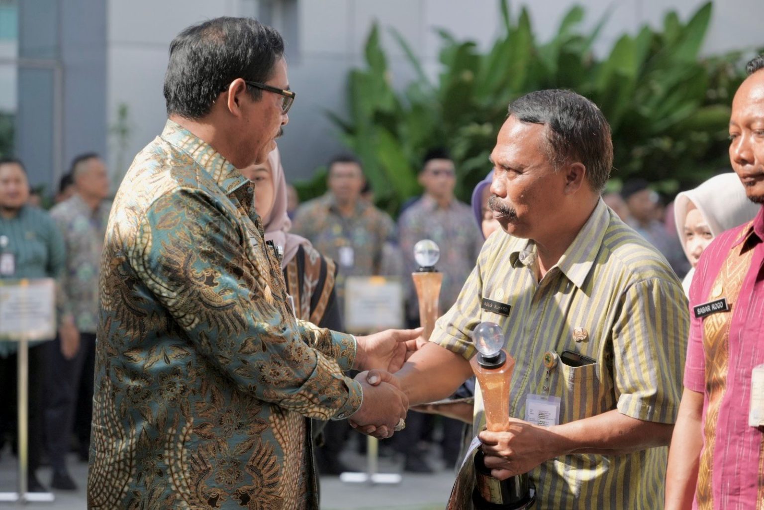 Penjabat (Pj) Gubernur Jawa Tengah, Nana Sudjana, Pada upacara yang digelar di Politeknik PU Semarang, Selasa (3/12/2024)
