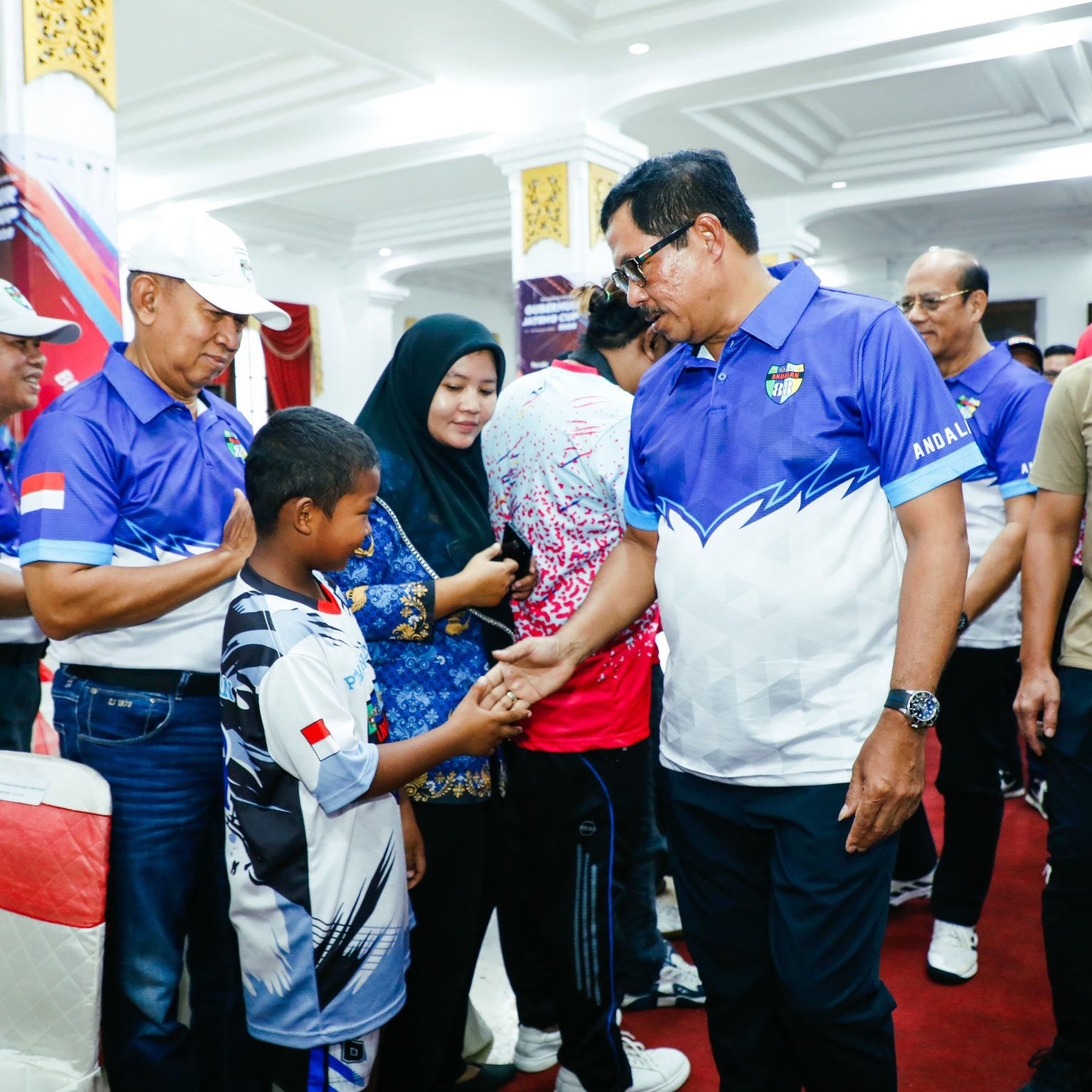 Sebanyak 362 atlet mengikuti kejuaraan Tenis Meja Gubernur Jateng Cup 2025, di Wisma Perdamaian. Event tersebut dibuka Penjabat Gubernur Jawa Tengah, Nana Sudjana, Jumat (17/1/2025).