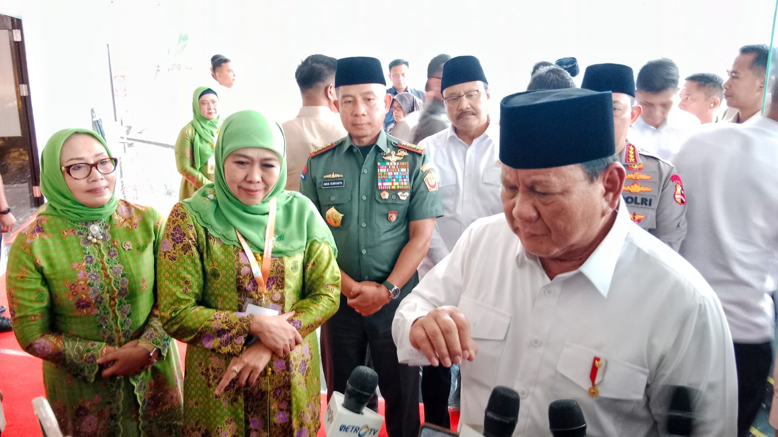 Presiden Republik Indonesia, Prabowo Subianto, secara resmi membuka Kongres XVIII Muslimat Nahdlatul Ulama (NU) di Jatim Expo, Surabaya, Senin (10/2/2025). 