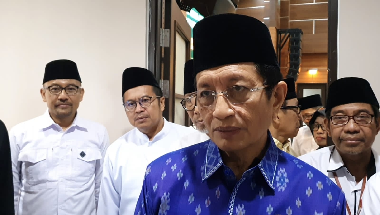 Menteri Agama Nasaruddin Umar usai menjadi pembicara di Universitas Islam Negeri Sunan Ampel (UINSA) Surabaya pada Senin, 10 Februari 2025.