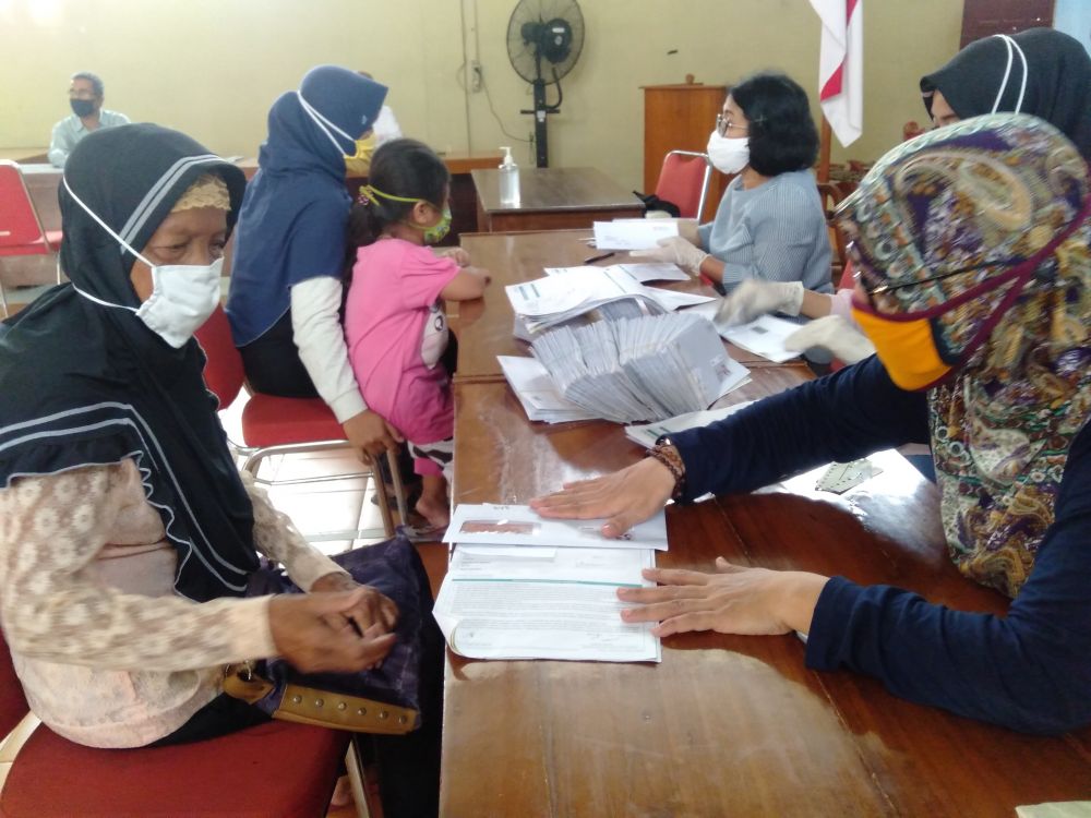 Ilustrasi warga penerima Bansos Tunai Kemensos (Foto: HMP/Daru)