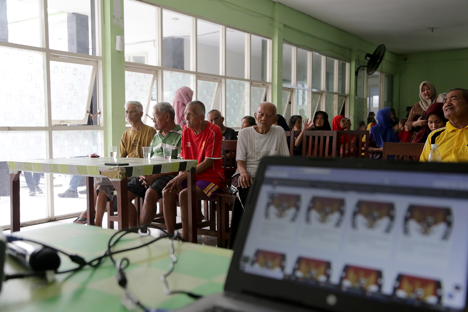Komisi Pemilihan Umum (KPU) Kota Surabaya menggelar sosialisasi Pemilihan Umum (Pemilu) 2024 di Unit Pelaksana Teknis Daerah (UPTD) Griya Werdha, Kecamatan Jambangan, Jumat (5/1/2023).