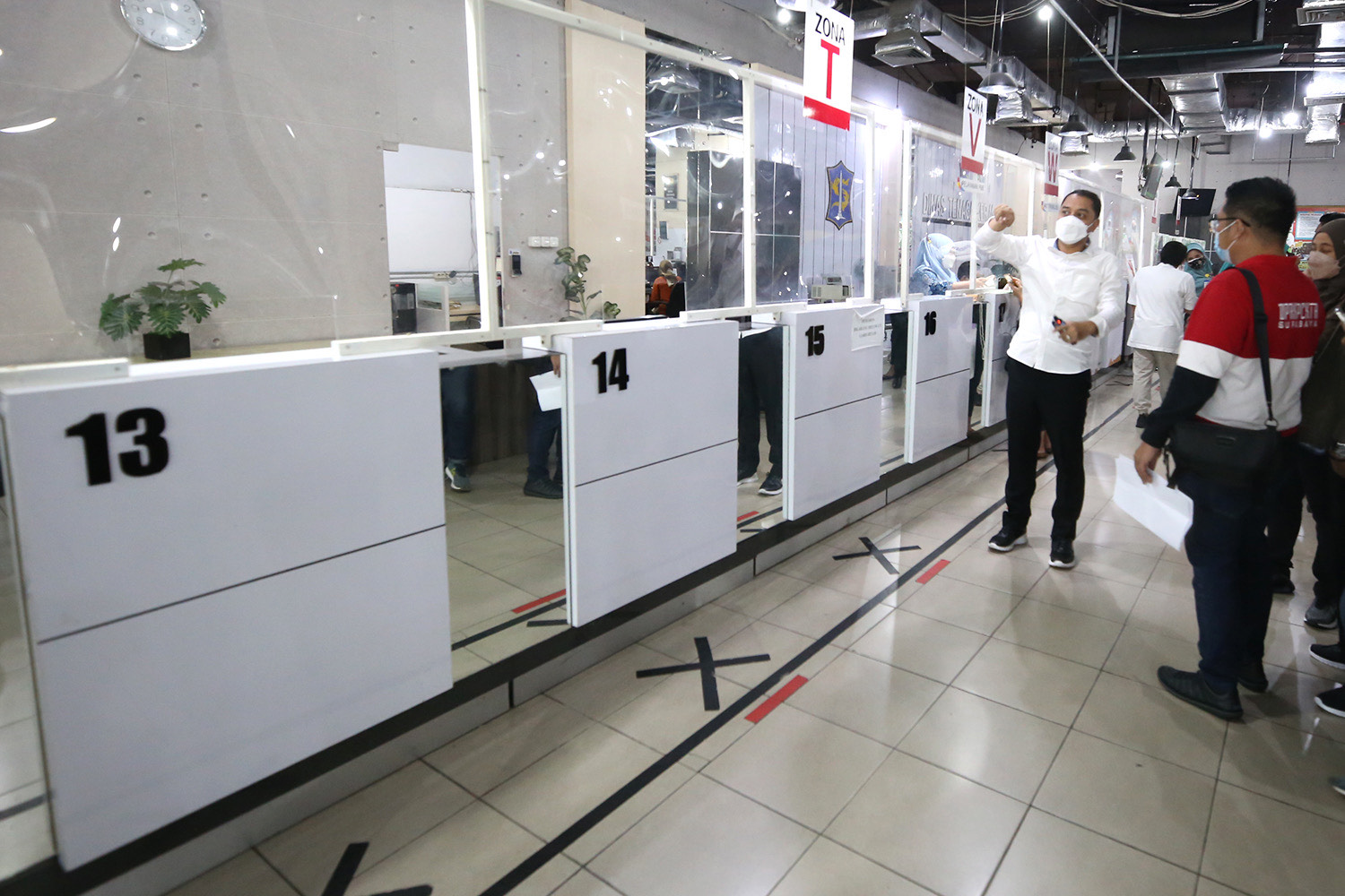 Wali Kota Eri Cahyadi ketika meninjau Mall Pelayanan Publik Siola