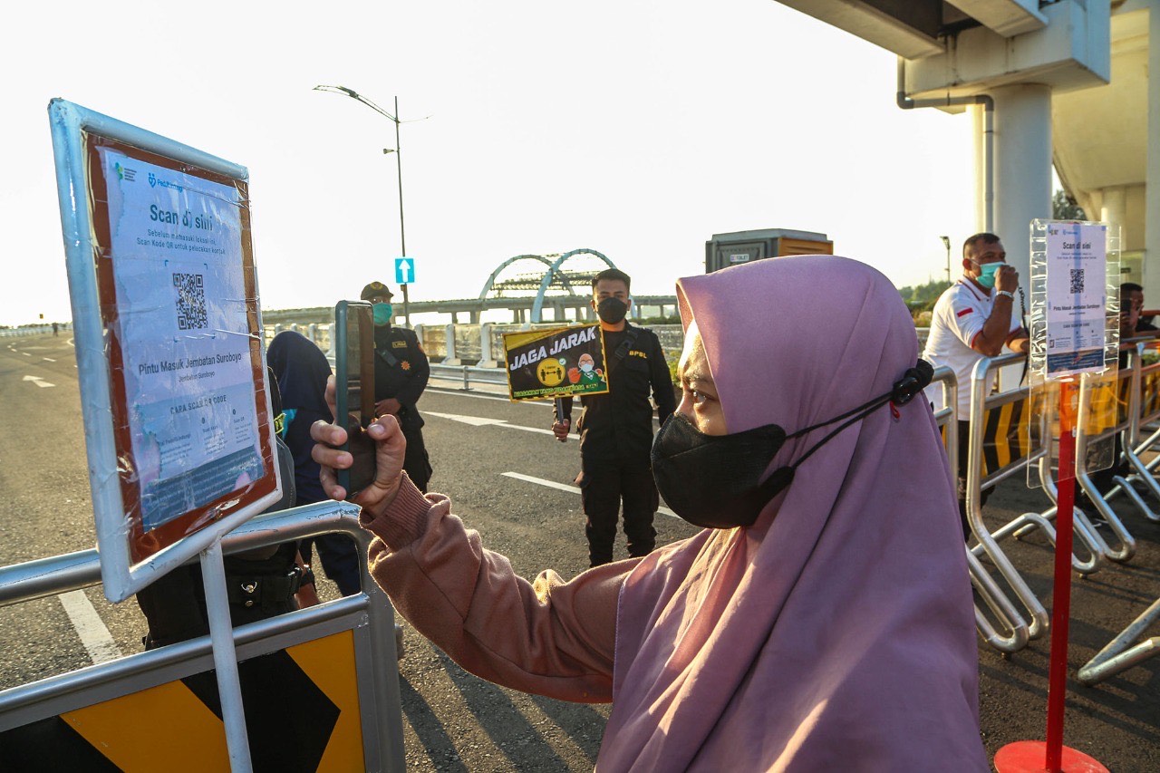 Selama libur lebaran Hari Raya Idul Fitri 1443 Hijriah, mulai tanggal 2 – 8 Mei 2022 Taman Hiburan Pantai (THP) Kenjeran tetap dibuka untuk wisatawan.