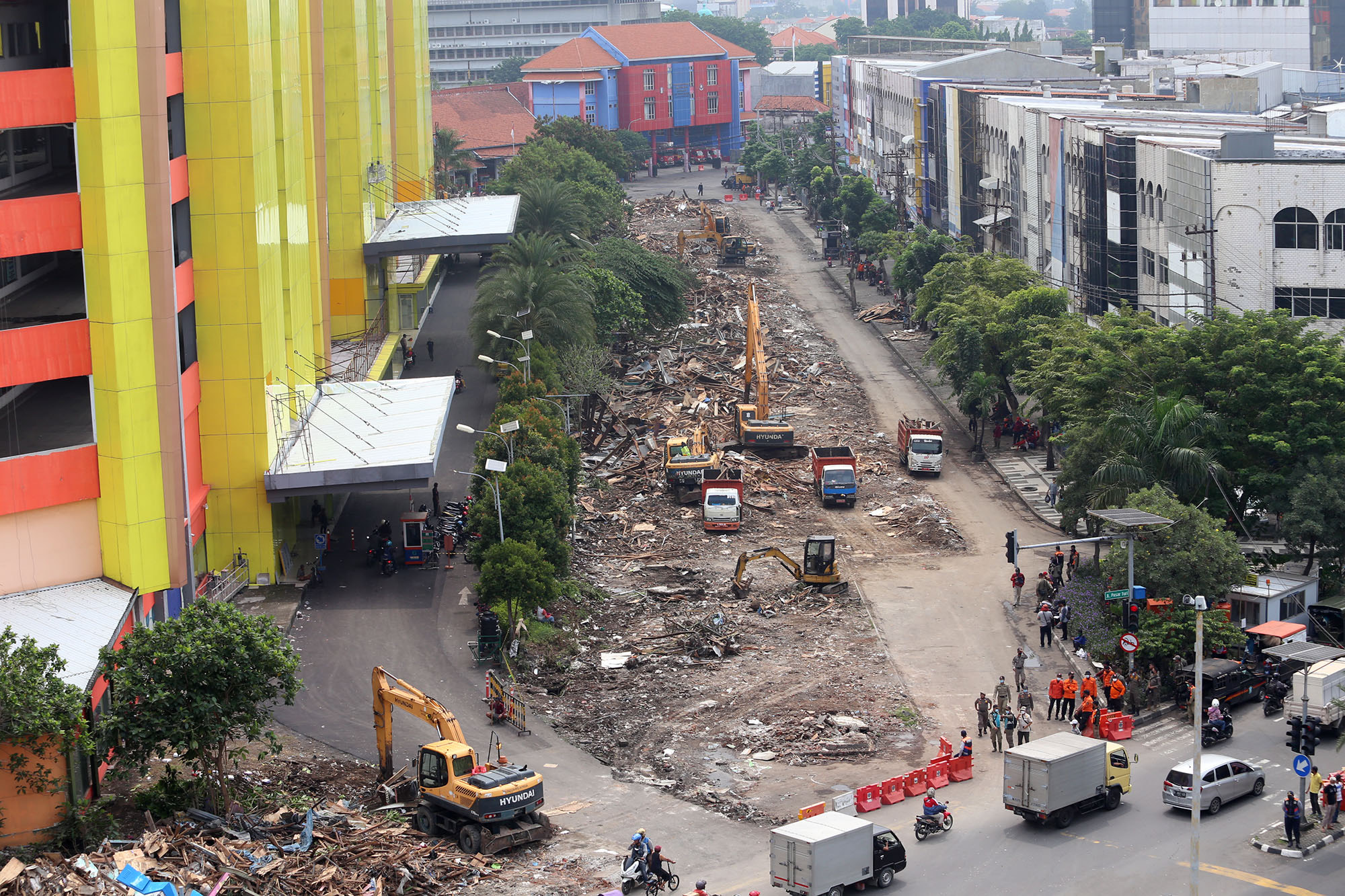 Pemkot Surabaya telah tuntas melakukan pembongkaran Tempat Penampungan Sementara (TPS) Pasar Turi, mulai dari blok A, B hingga C yang ada di Jalan Pasar Turi serta Jalan Dupak Raya menuju ke Jalan Tembaan