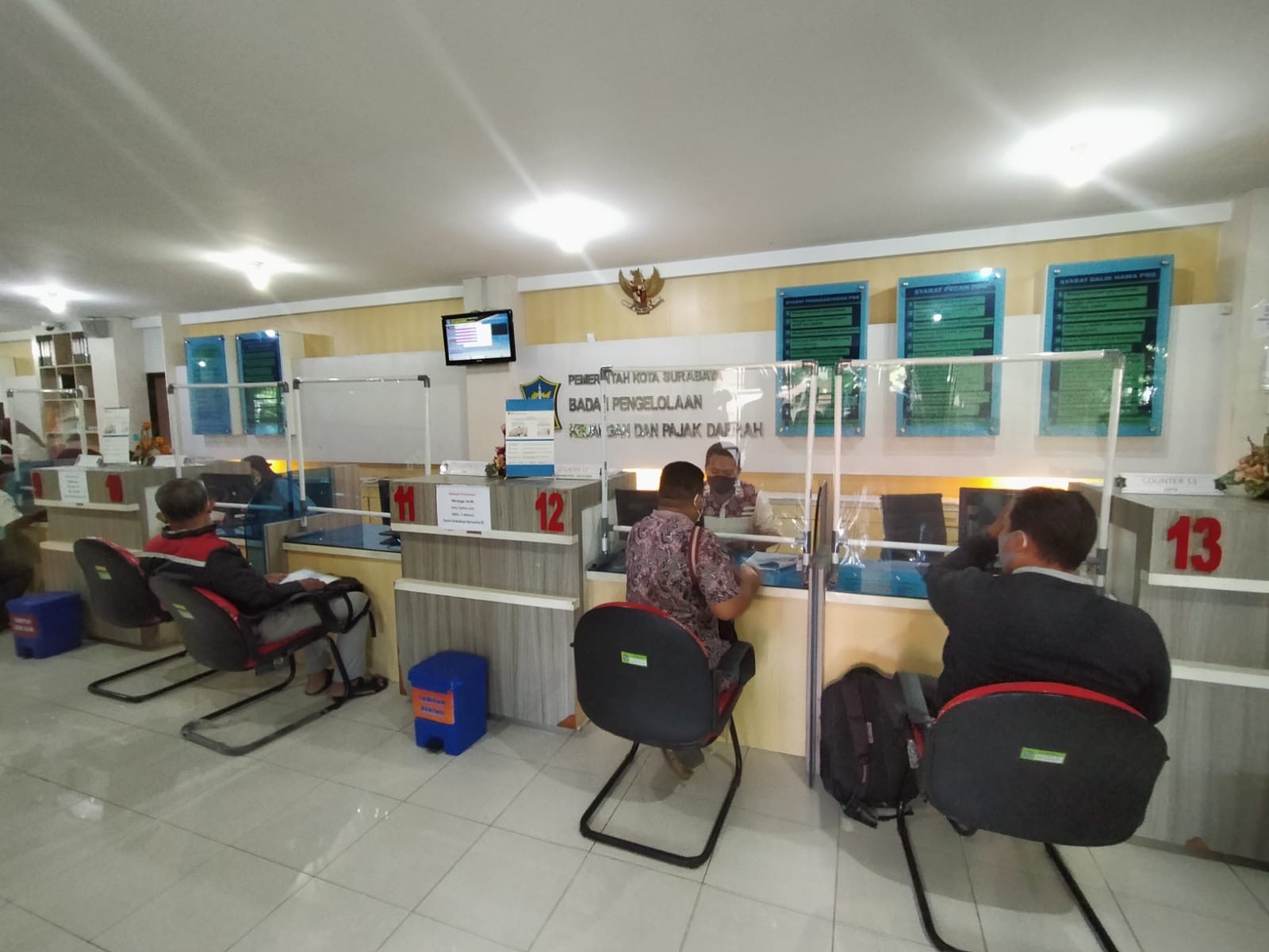 Pemkot Surabaya memberikan kemudahan bagi masyarakat yang akan membayar Pajak Bumi Bangunan (PBB). Badan