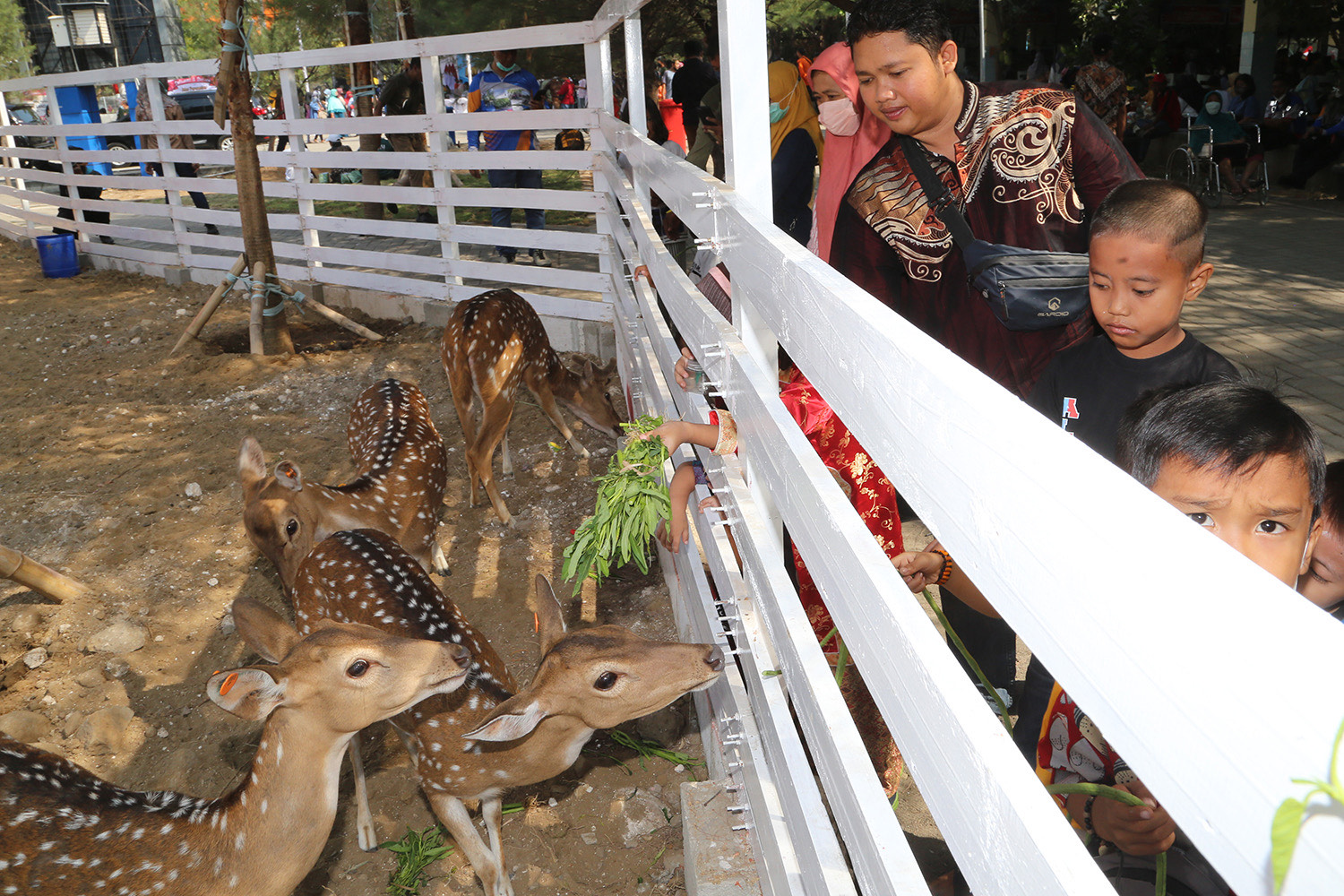 Walikota Surabaya menginstruksikan jajarannya untuk bersiaga melakukan pengamanan di tempat-tempat wisata selama libur lebaran. 