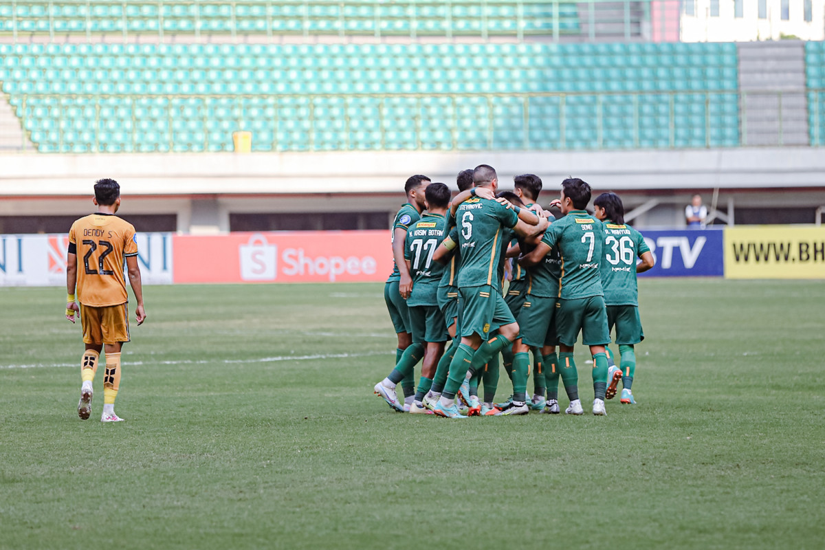 Kemenangan Perdana Persebaya