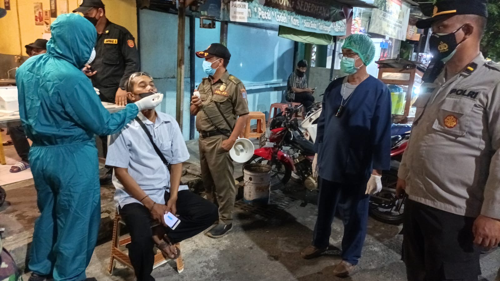 Pemerintah Kota (Pemkot) Surabaya terus mempercepat vaksinasi booster demi mencegah dan menanggulangi Covid-19. 