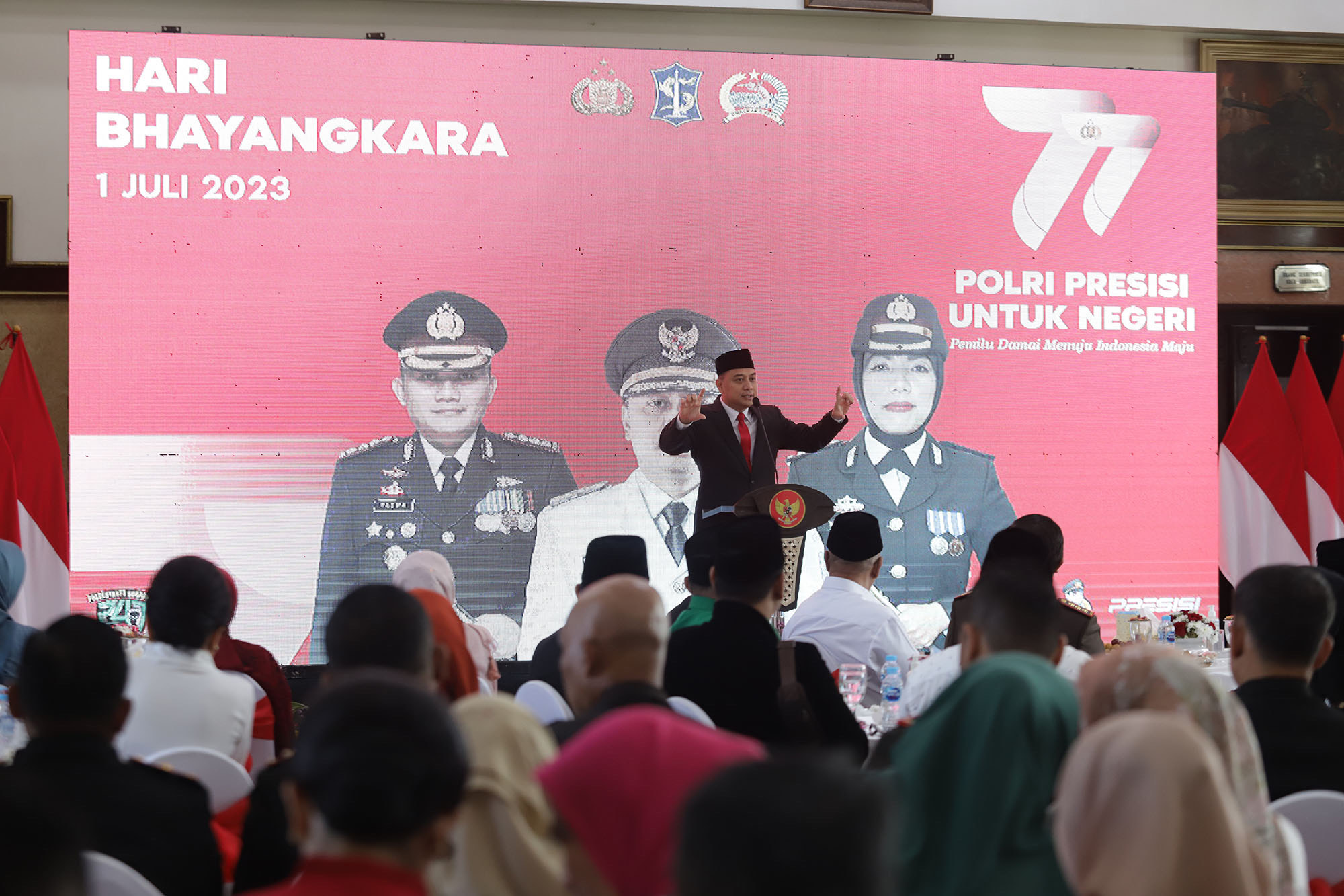 Wali Kota Surabaya Eri Cahyadi mengapresiasi Kepolisian Republik Indonesia (Polri) telah mencatat pencapaian yang luar biasa dalam menjaga keamanan dan ketertiban di seluruh negeri.