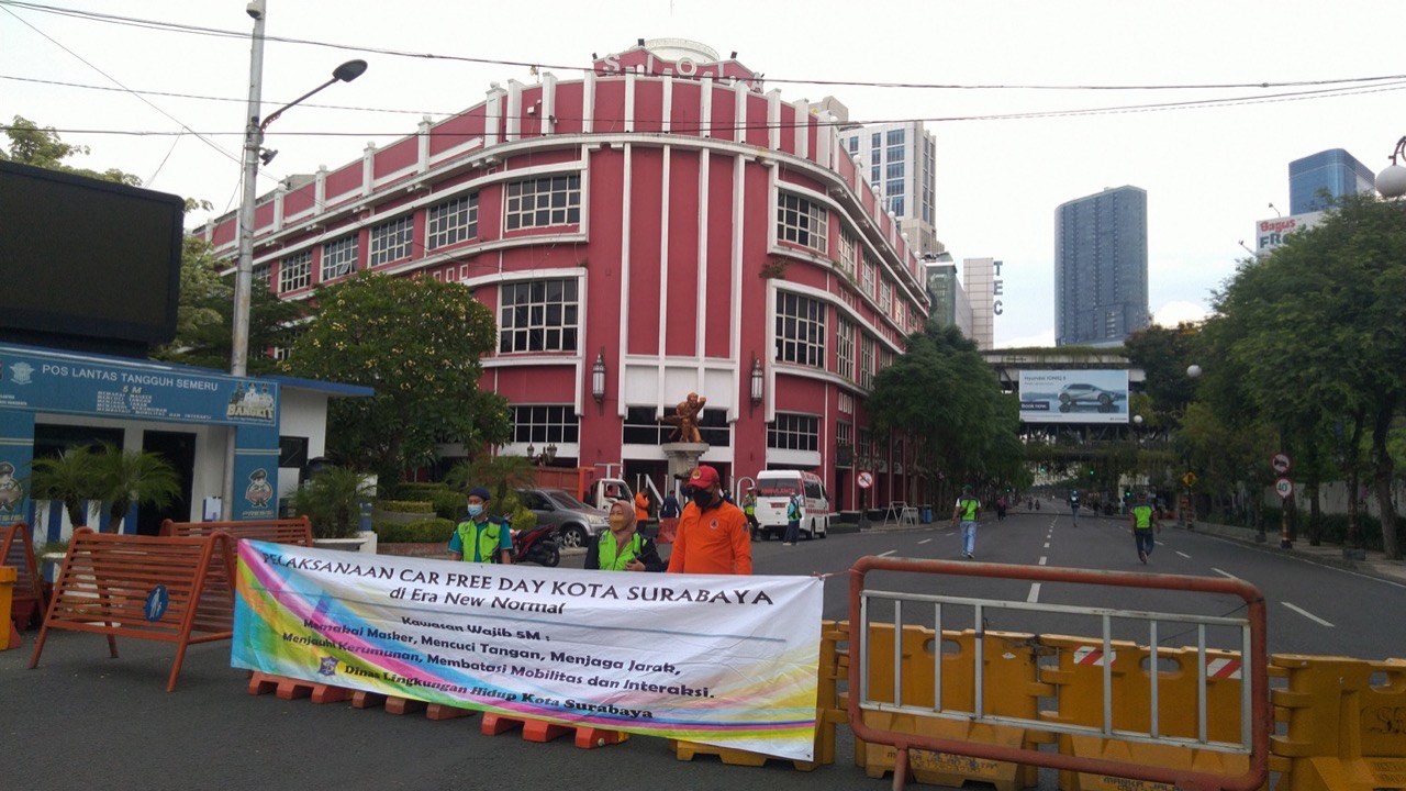 Pemerintah Kota (Pemkot) Surabaya kembali menggelar Car Free Day (CFD) di Jalan Tunjungan dan Jalan Darmo mulai Minggu (22/5/2022) besok. Usai bulan Ramadan, pelaksanaan CFD akan kembali digelar pagi hari pukul 06.00-09.00 WIB, yakni pada minggu pertama h