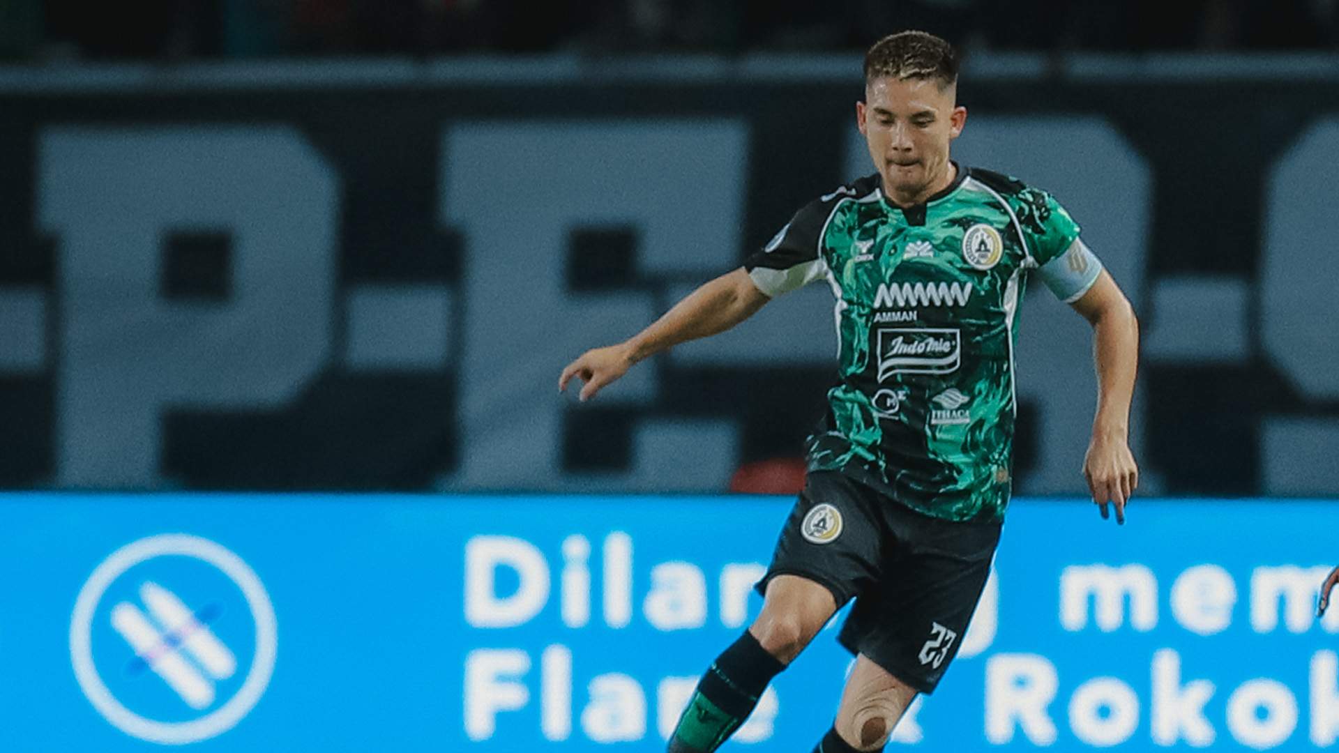 Gelandang sekaligus kapten PSS Sleman, Kim Jeffrey Kurniawan