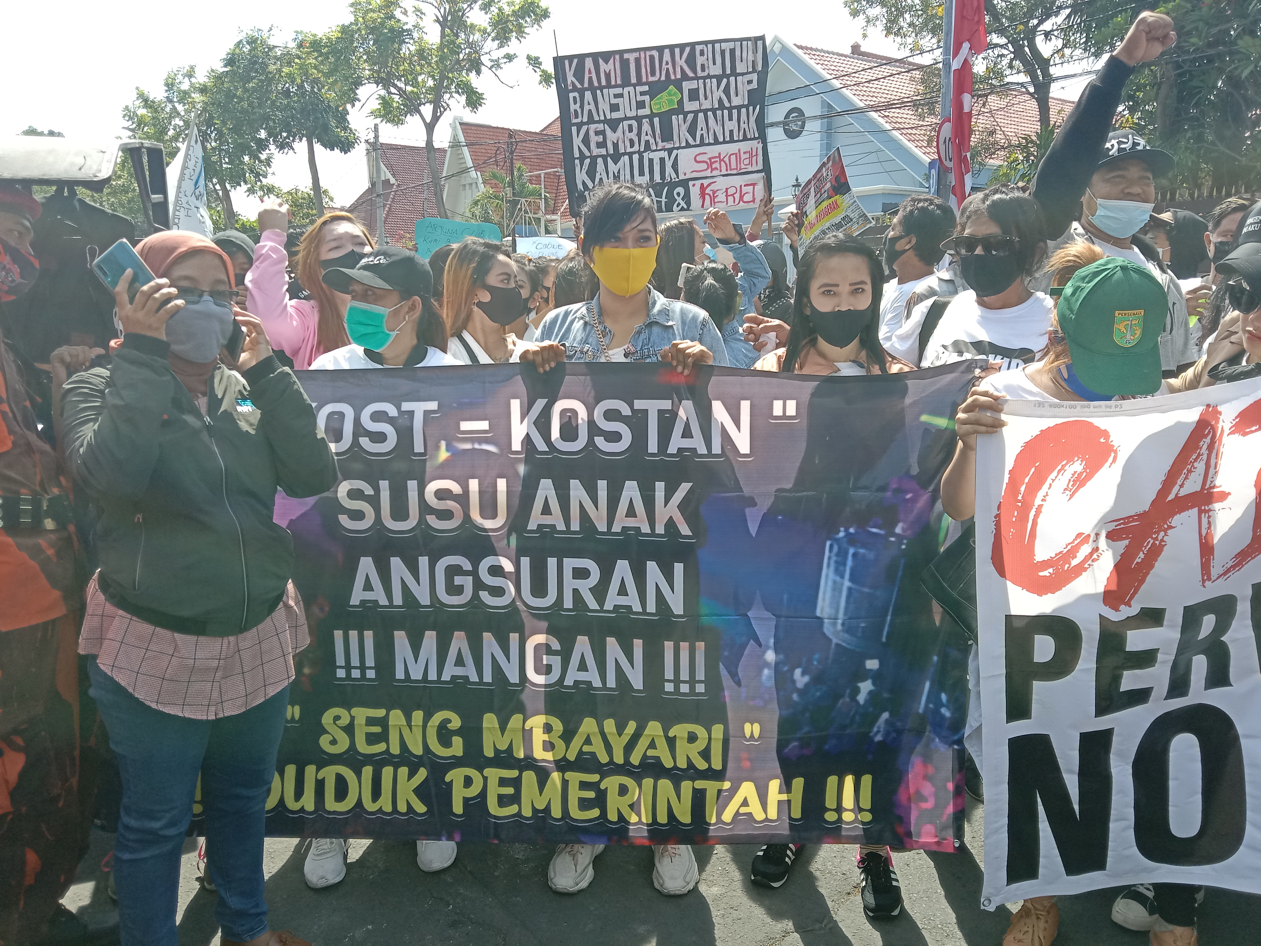 Ratusan Pekerja RHU Minta Risma Cabut Perwali 33 Tahun 2020