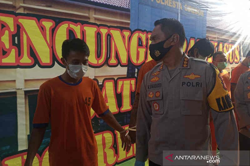 Kapolresta Cirebon Kombes Pol M. Syahdudi (kanan). (ANTARA/Khaerul Izan)
