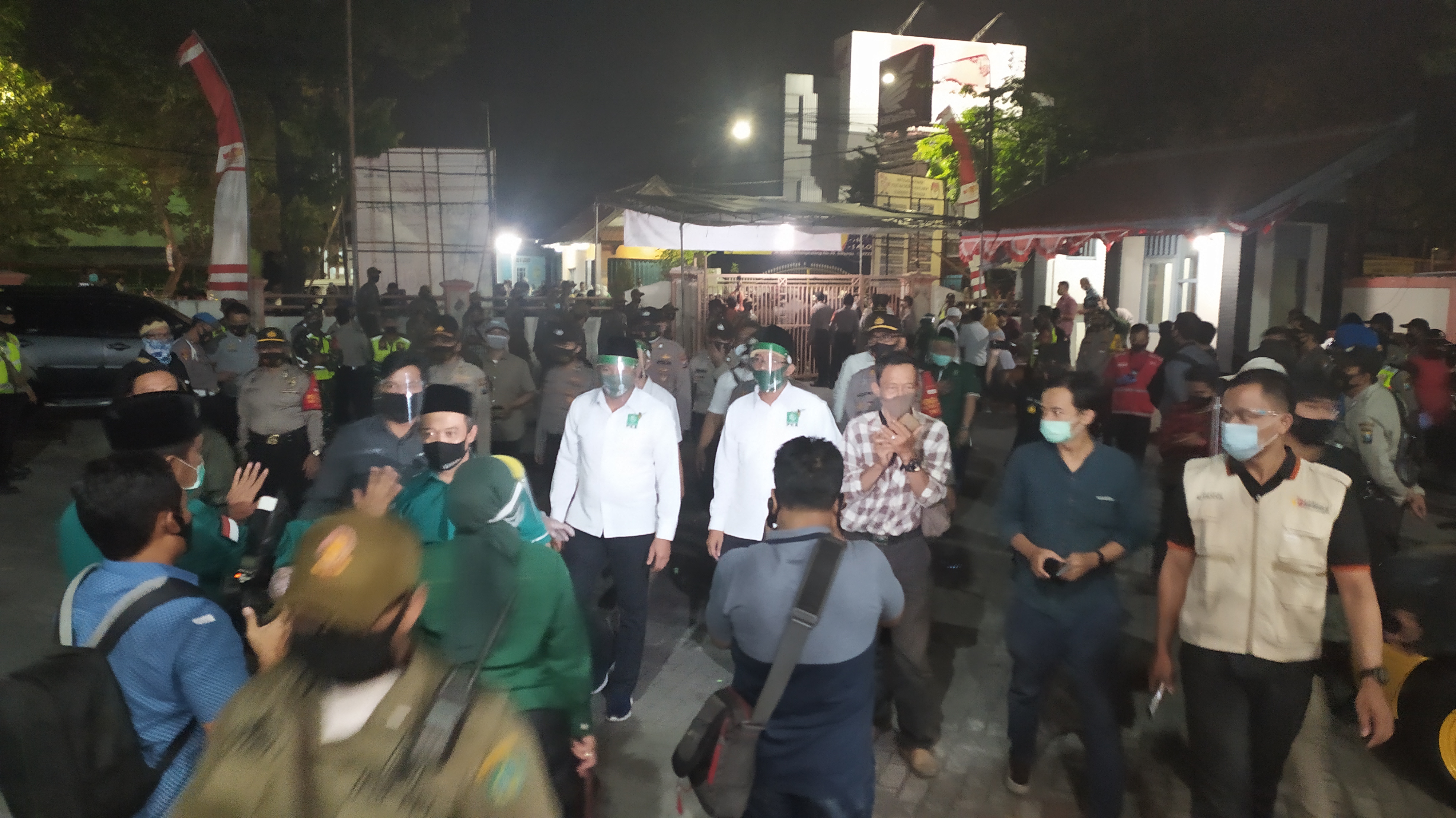 Usai Rekom PKB Turun, Gus Muhdlor Daftar ke KPU Malam-malam