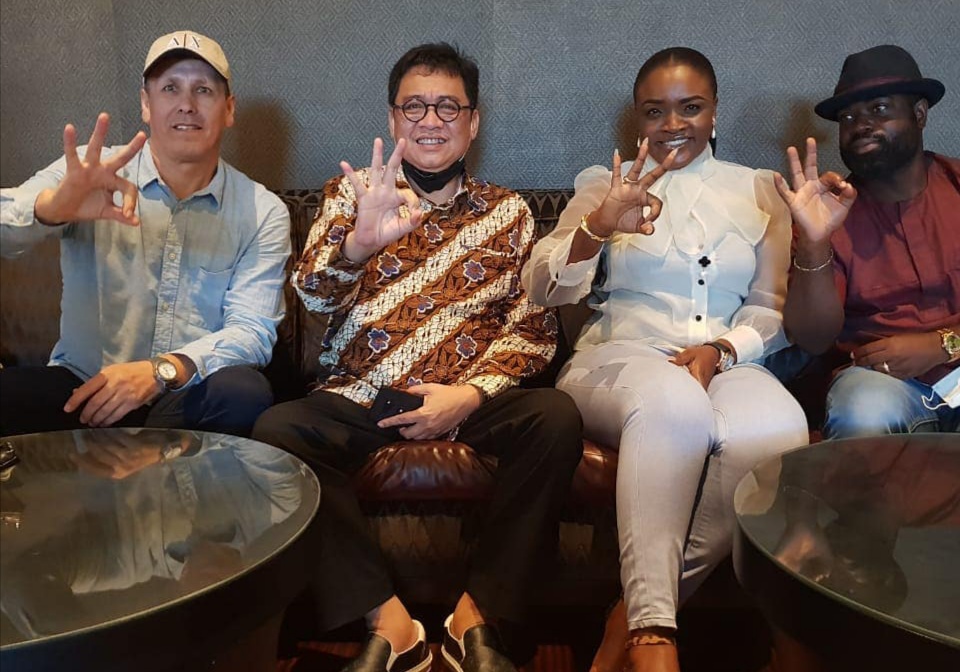 Kelana Aprilianto ketika bersama Keluarga Presiden Ghana.