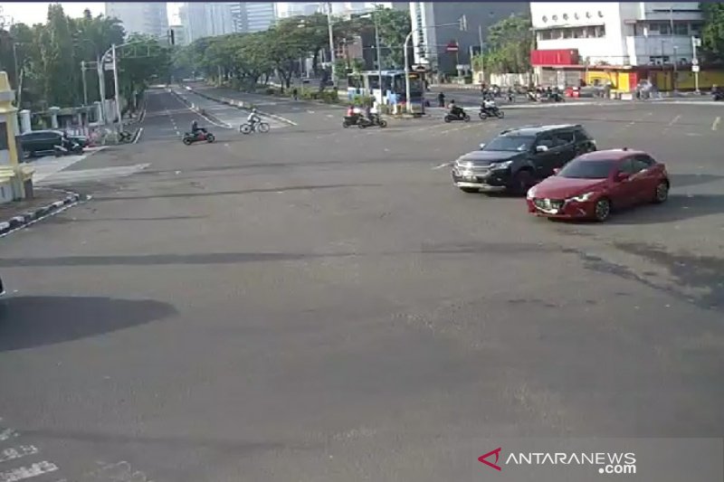 Pantauan lalu lintas di Traffic Light Harmoni, Jakarta Pusat, Selasa (29/10/2020). (ANTARA/HO/twitter @TMCPoldaMetro)