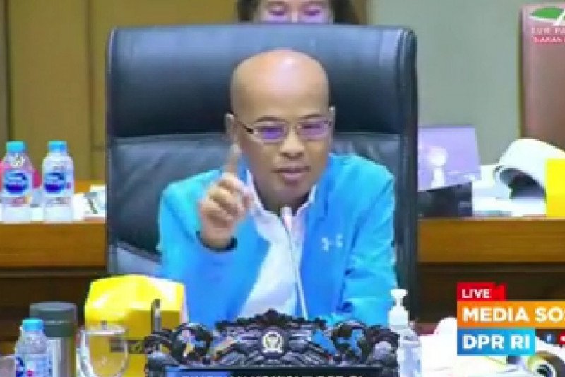 Wakil Ketua Komisi III DPR RI Desmond Junaidi Mahesa (HO-Facebook DPR)

