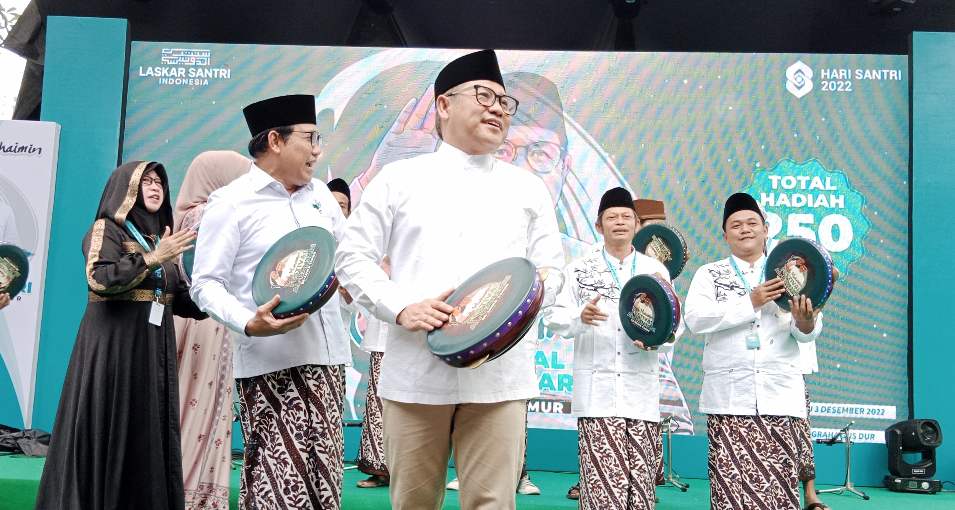 Ketua Umum Partai Kebangkitan Bangsa (PKB) Abdul Muhaimin Iskandar membuka Grand Final Gus Muhaimin Festival Al Banjari di Kantor DPW PKB Jatim, Sabtu (3/12/2022). 